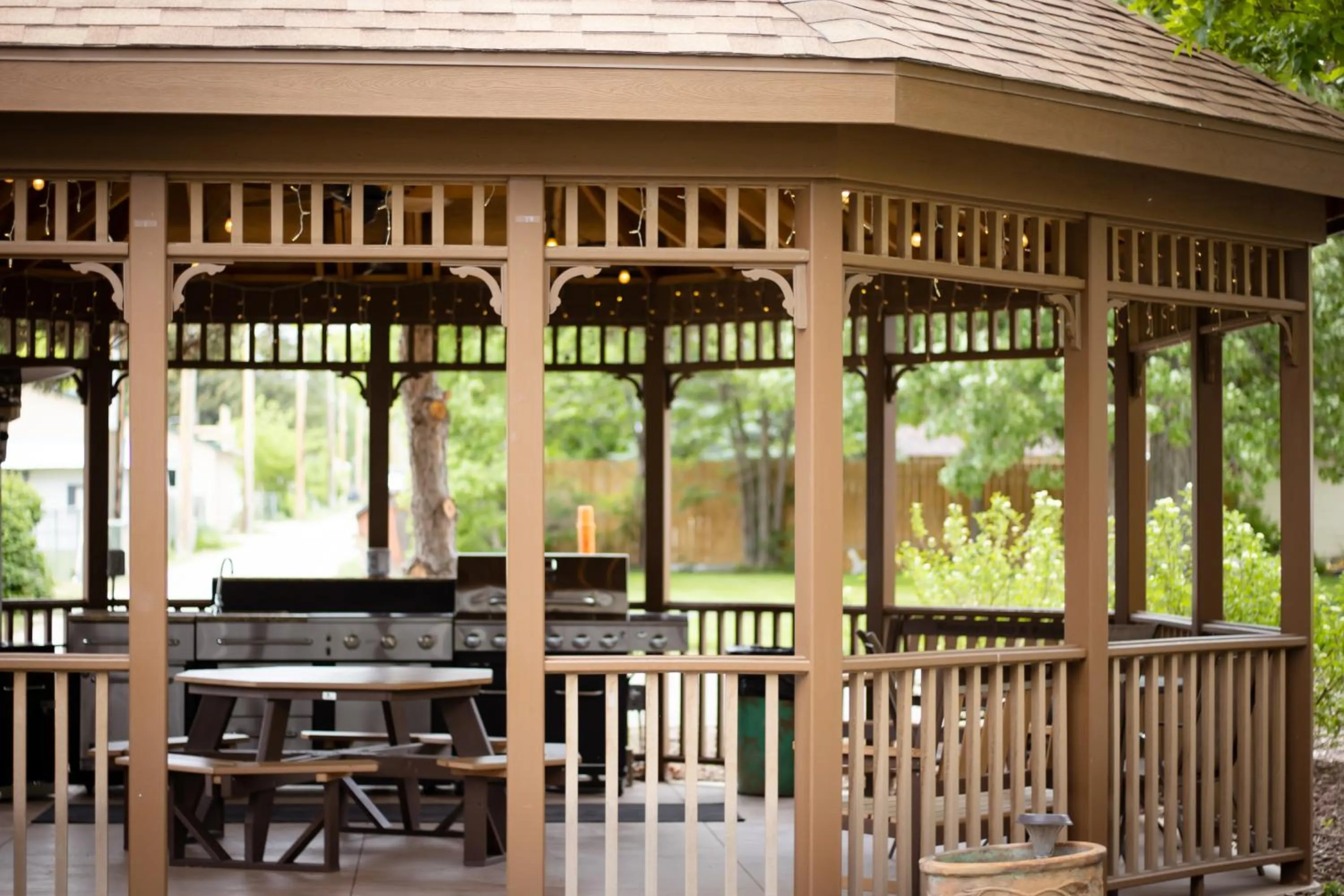 Patio in Monument Inn & Suites