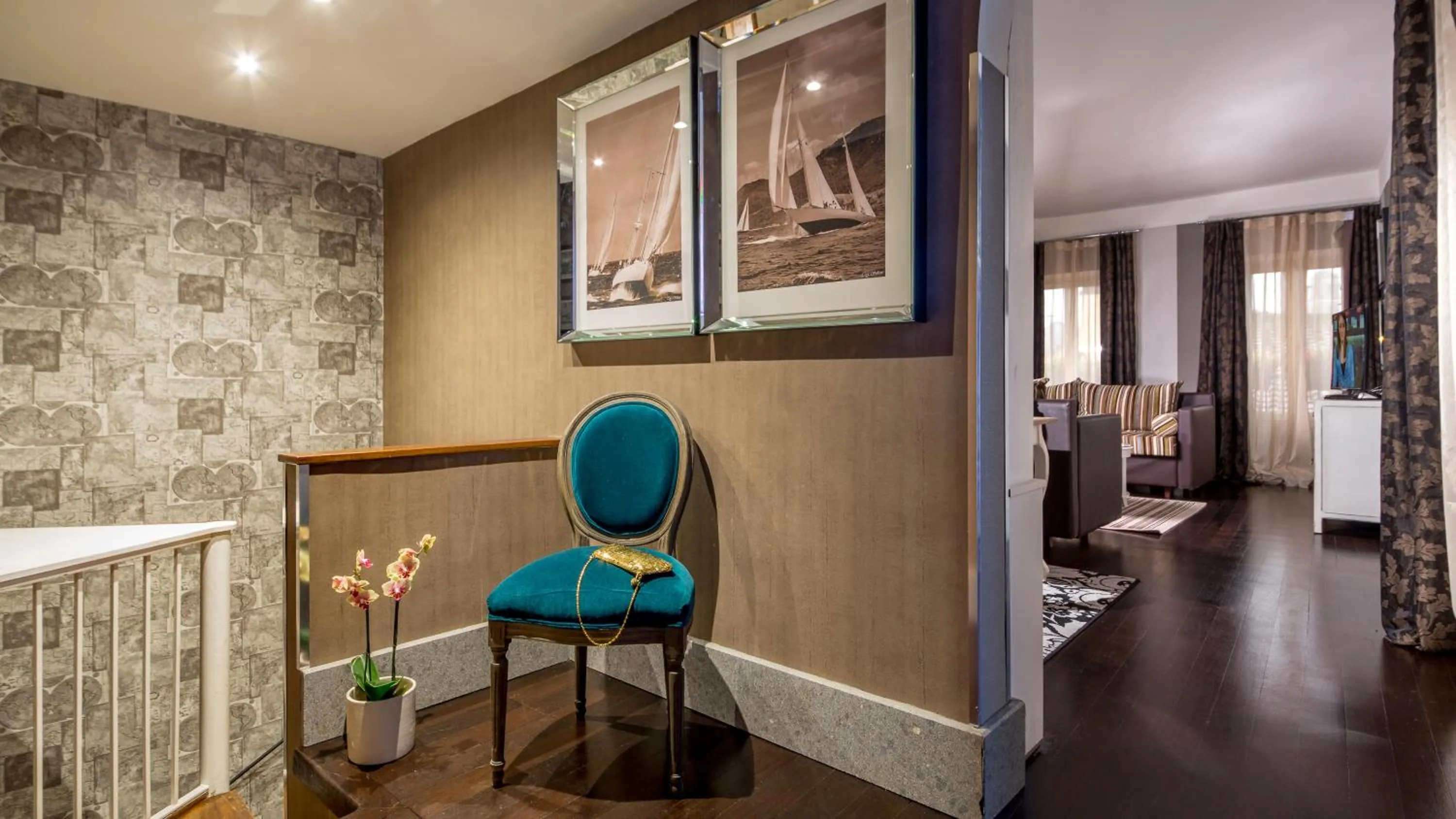 Living room in The Inn at the Roman Forum Luxury Collection - The Inn At The Roman Forum