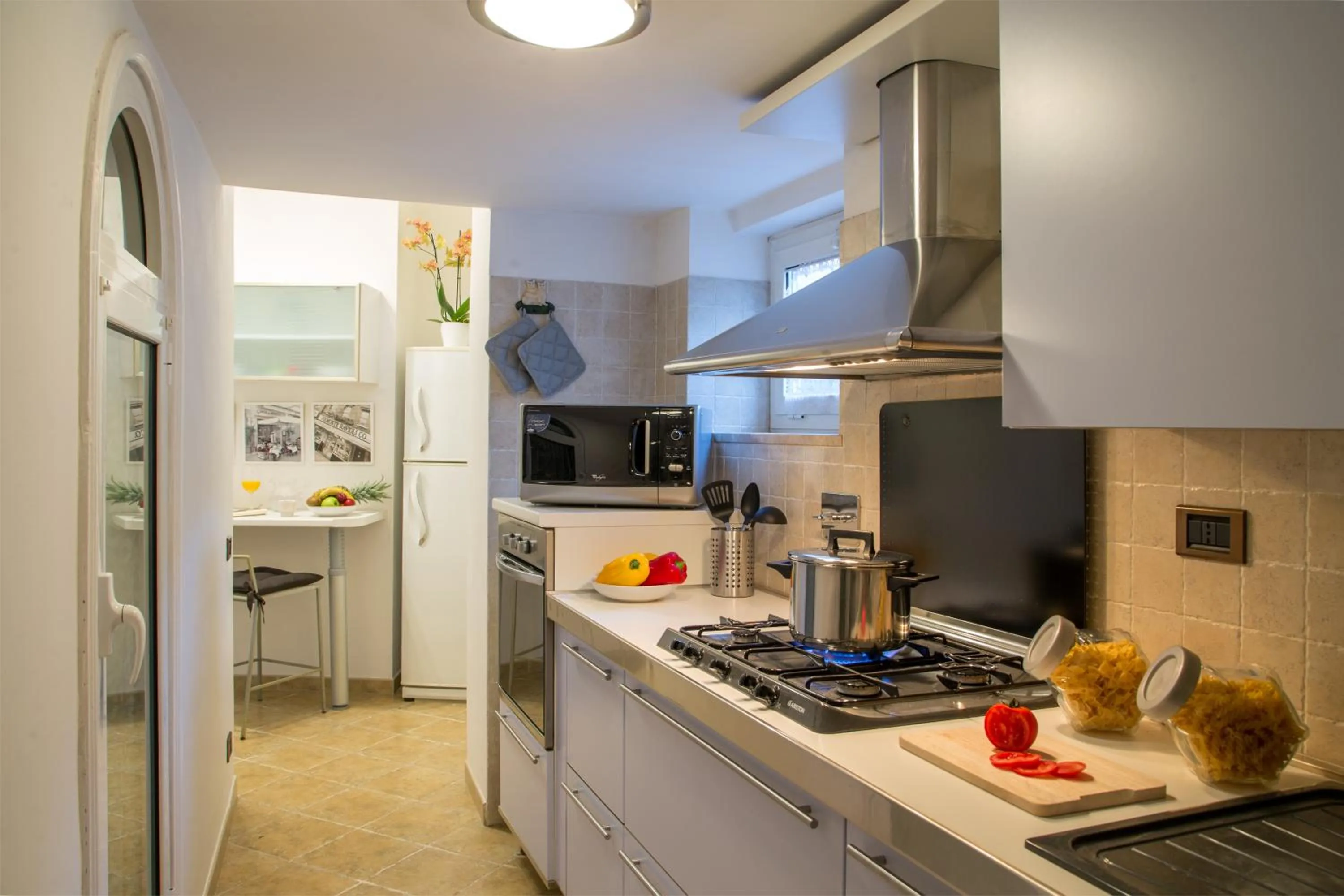 Kitchen or kitchenette in The Inn at the Roman Forum Luxury Collection - The Inn At The Roman Forum