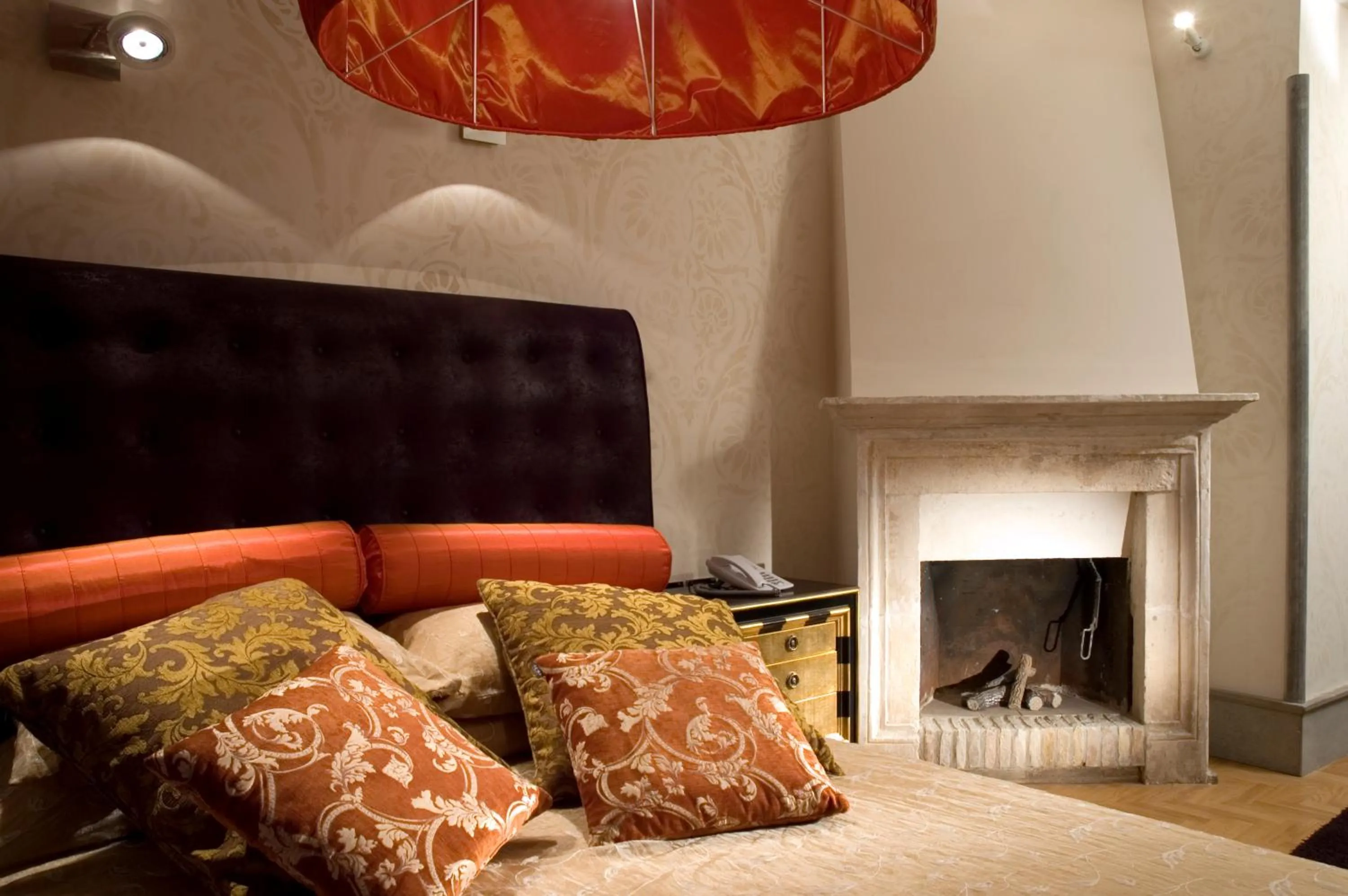 Bedroom, Bed in The Inn at the Roman Forum Luxury Collection - The Inn At The Roman Forum