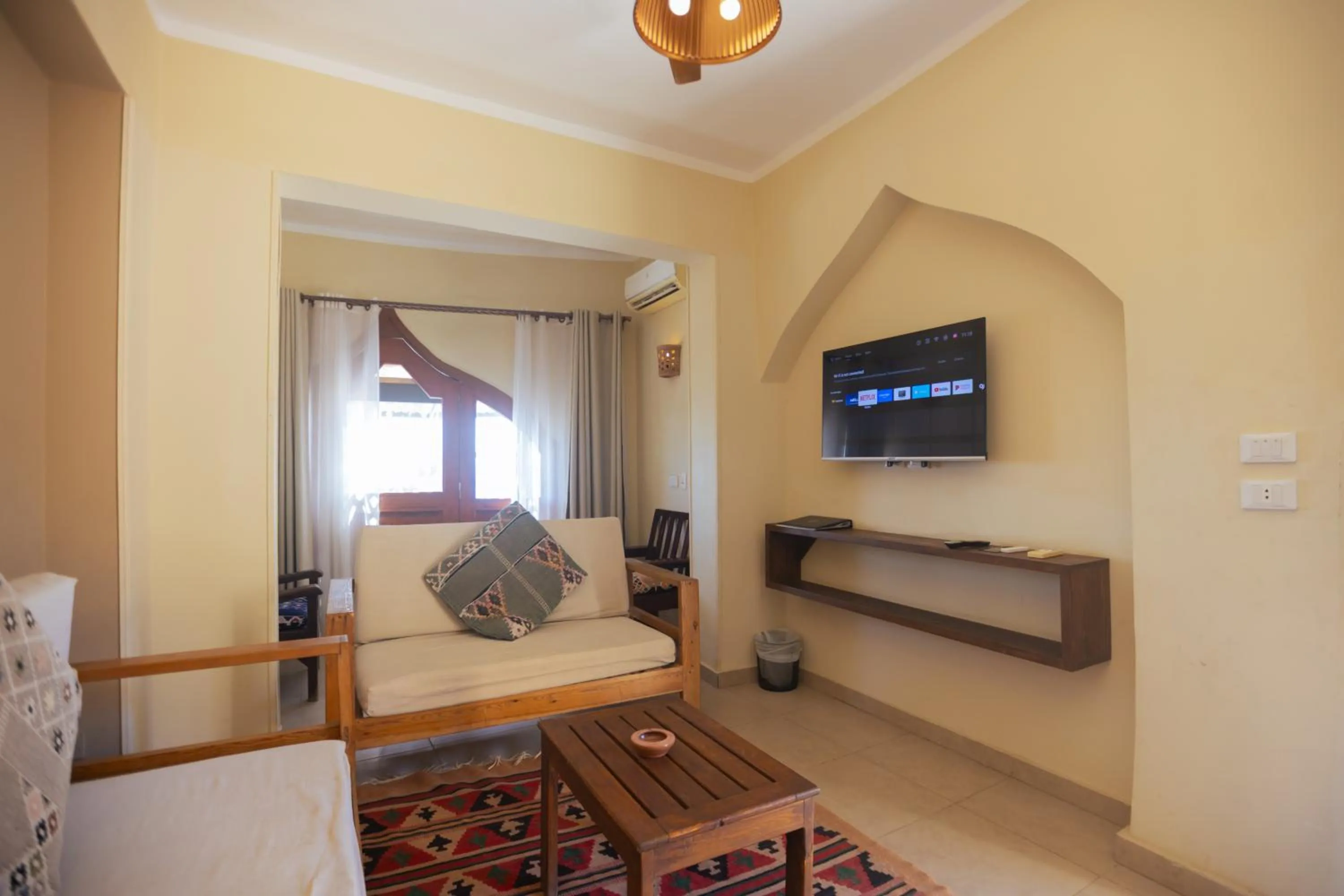 TV and multimedia, Bed in The Bedouin Moon