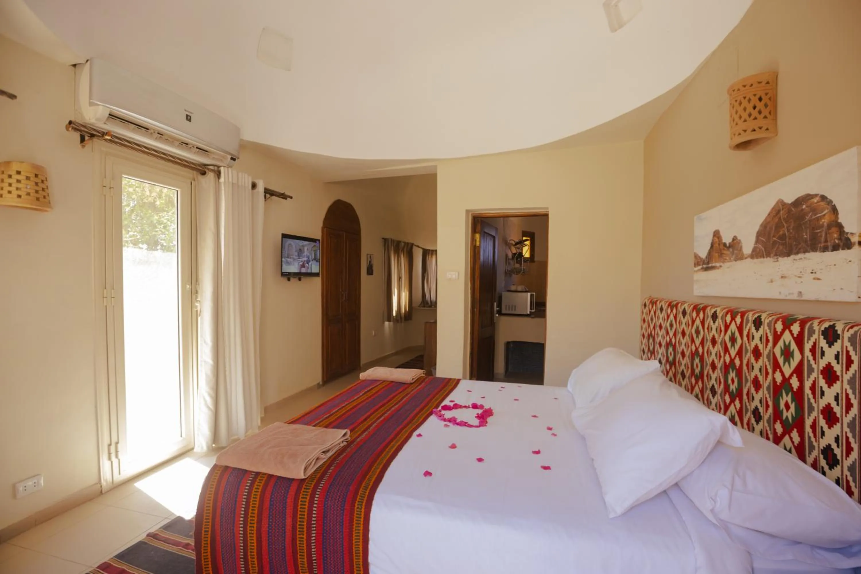 TV and multimedia, Bed in The Bedouin Moon