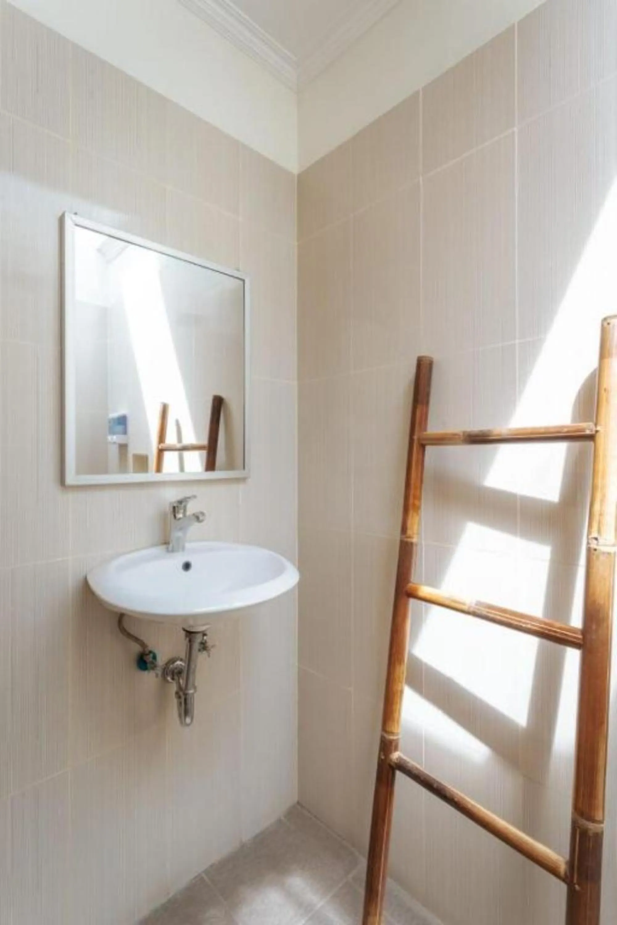 Bathroom in Carik Bali Guest House Canggu