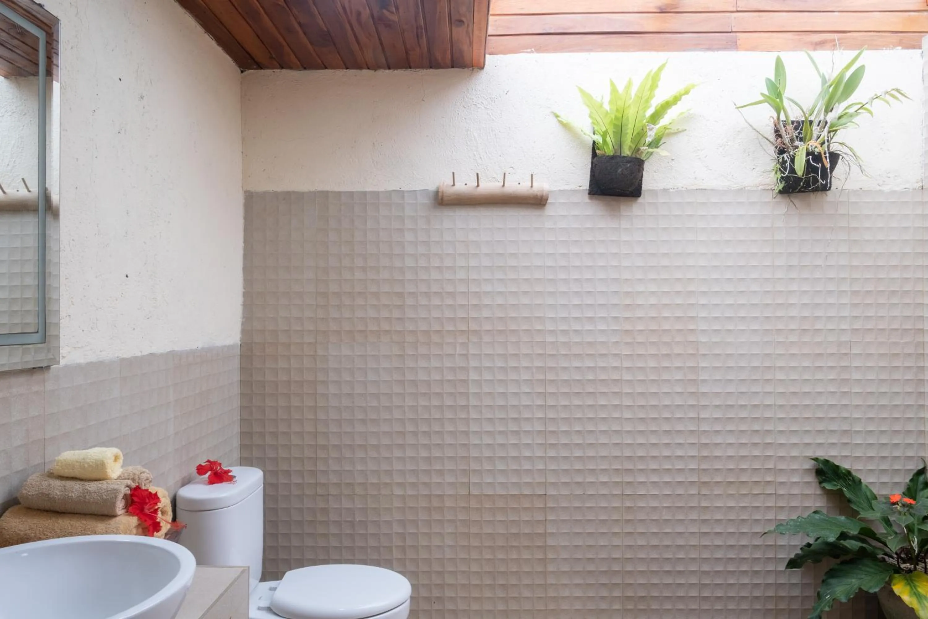 Bathroom in Gongwi Cottages Sidemen