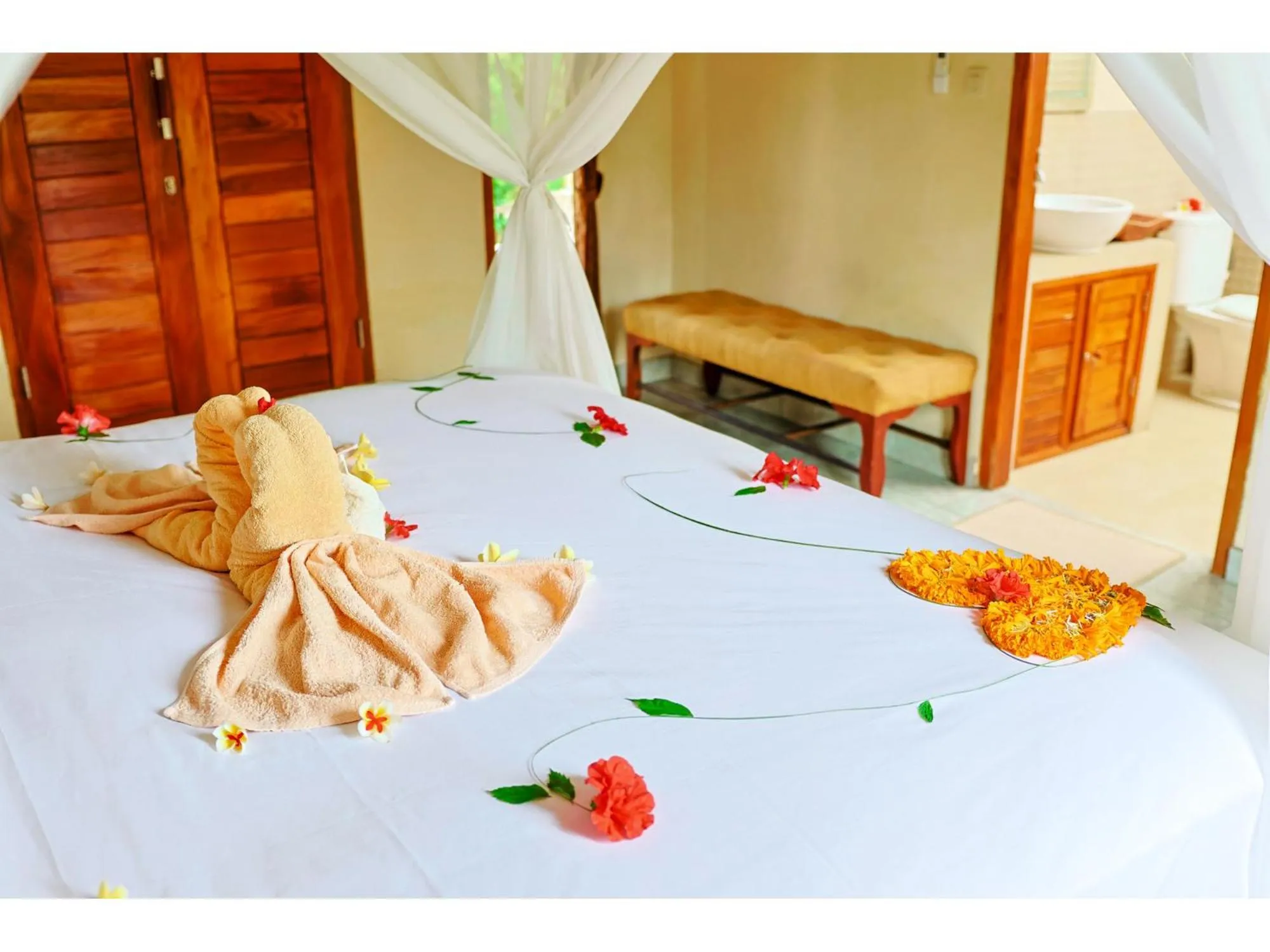 Photo of the whole room, Bed in Gongwi Cottages Sidemen