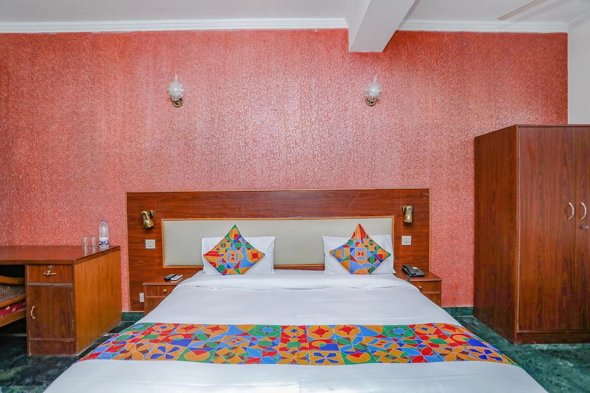 Bed in FabExpress Primero I