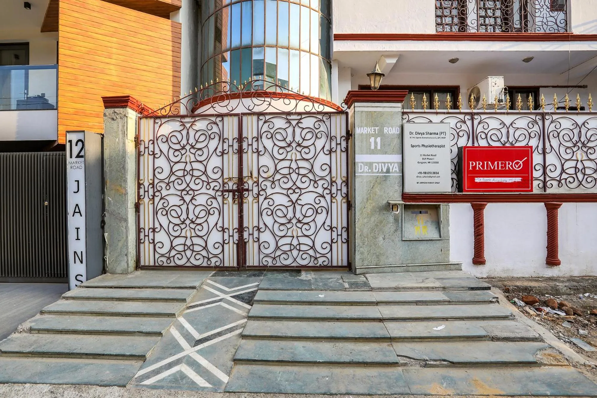 Facade/entrance in FabExpress Primero I