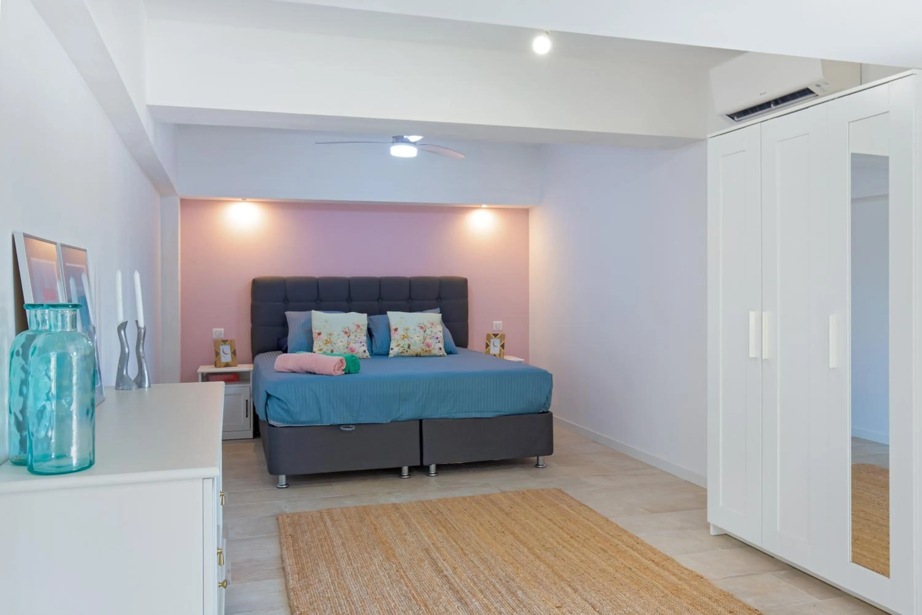 Bedroom, Bed in La Connexion, Gay Men Only