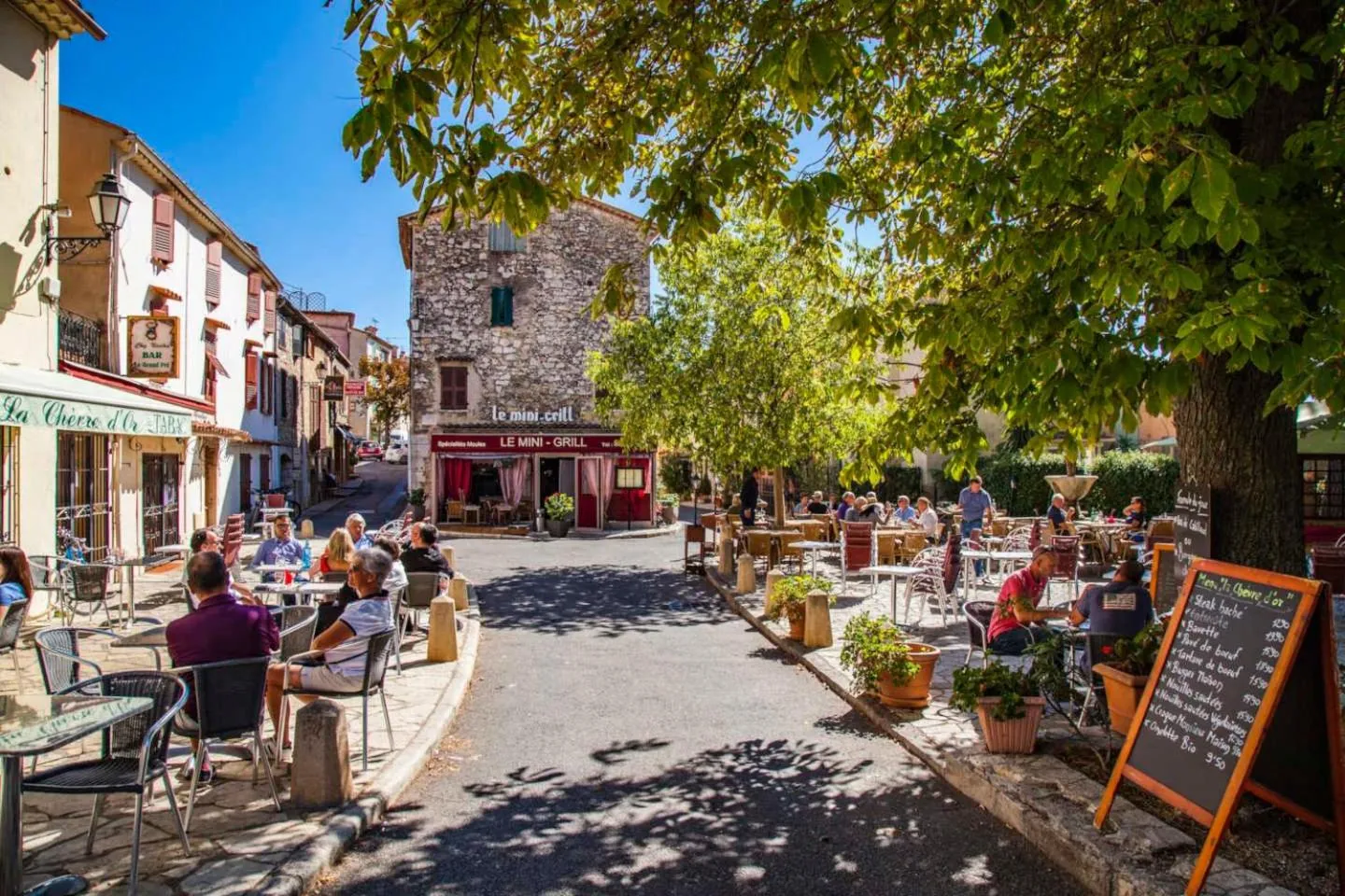 Neighbourhood in La Connexion, Gay Men Only