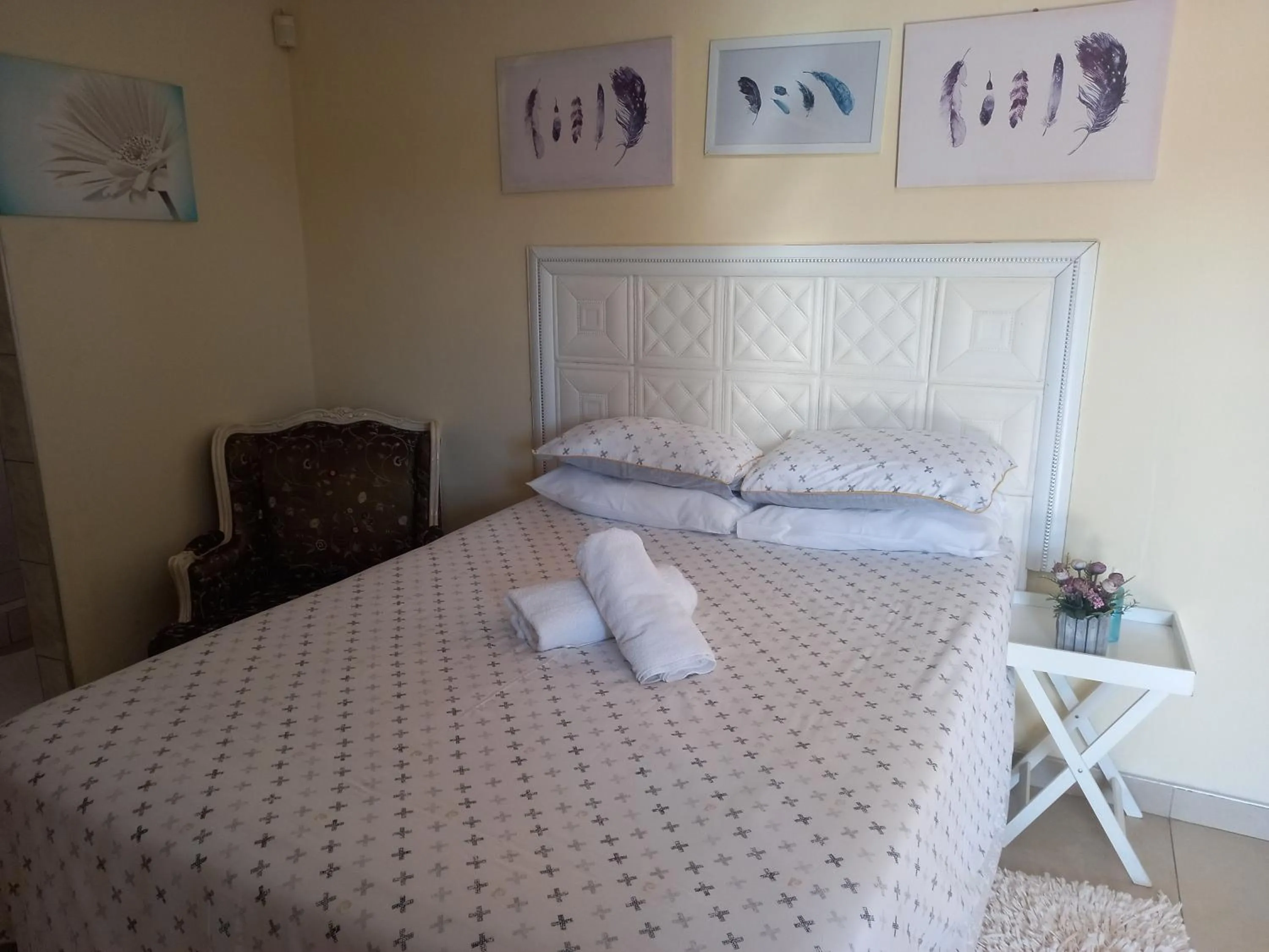 Photo of the whole room in Kgatholoha Guest House