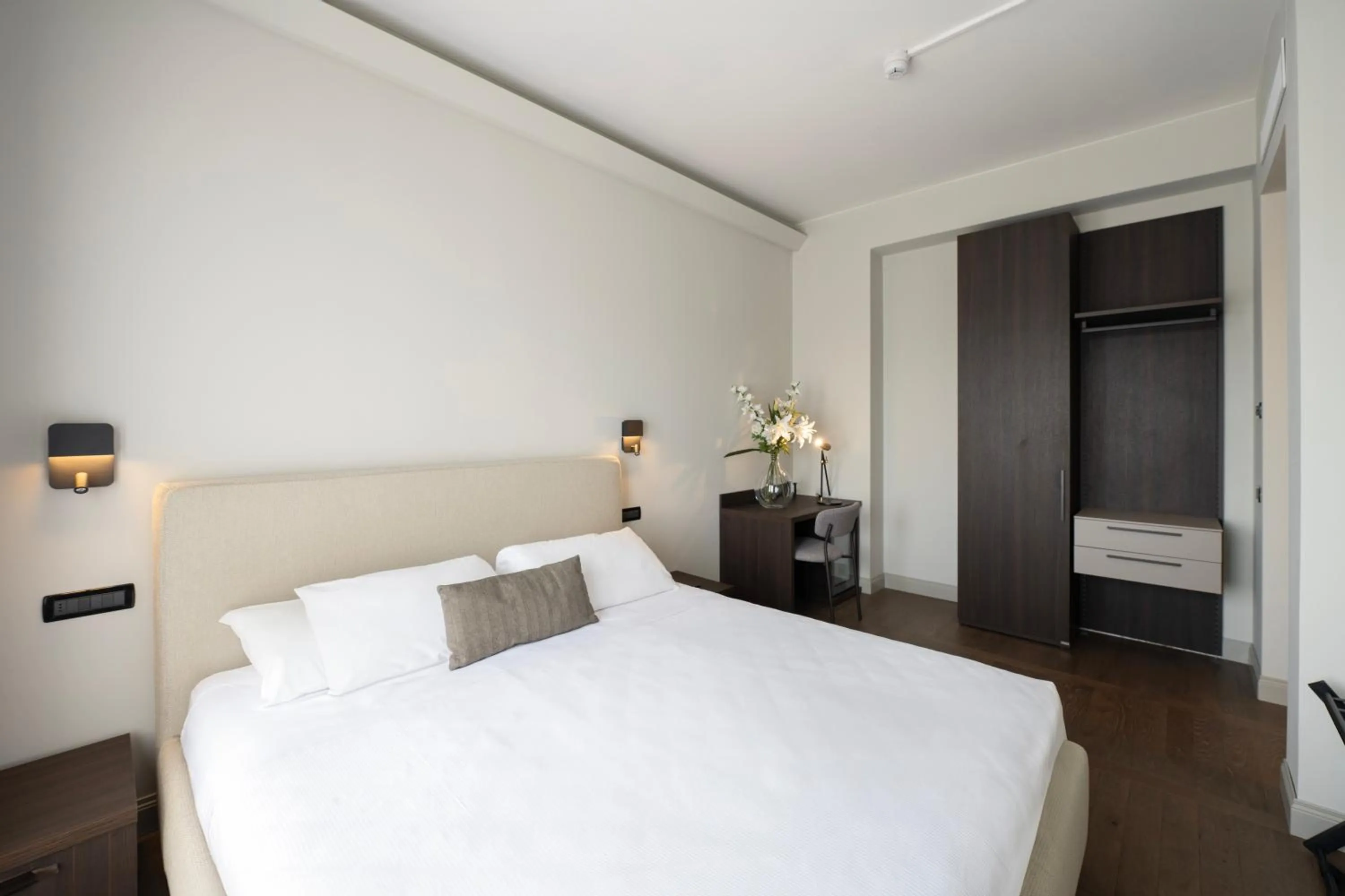 Bed in Hotel Carlton