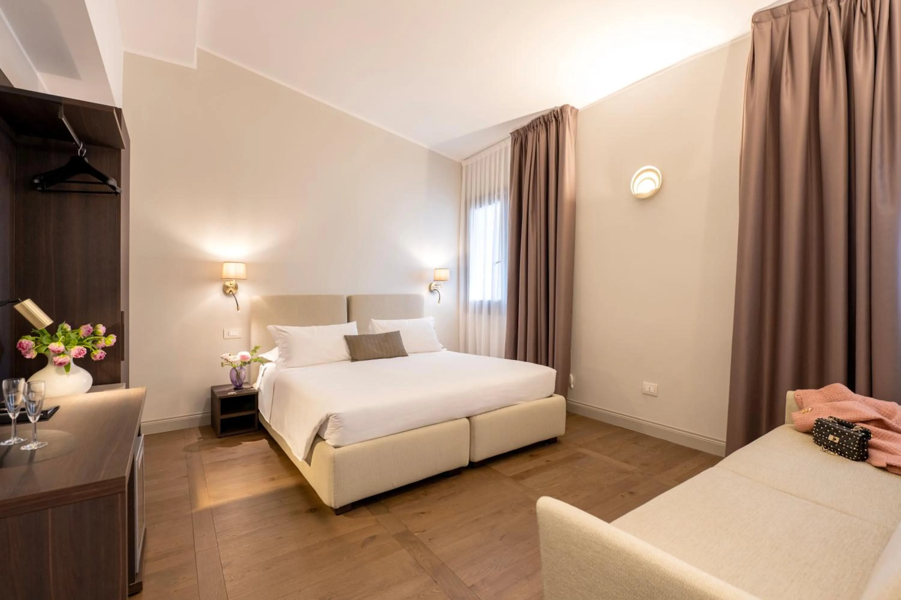 Bedroom, Bed in Hotel Carlton