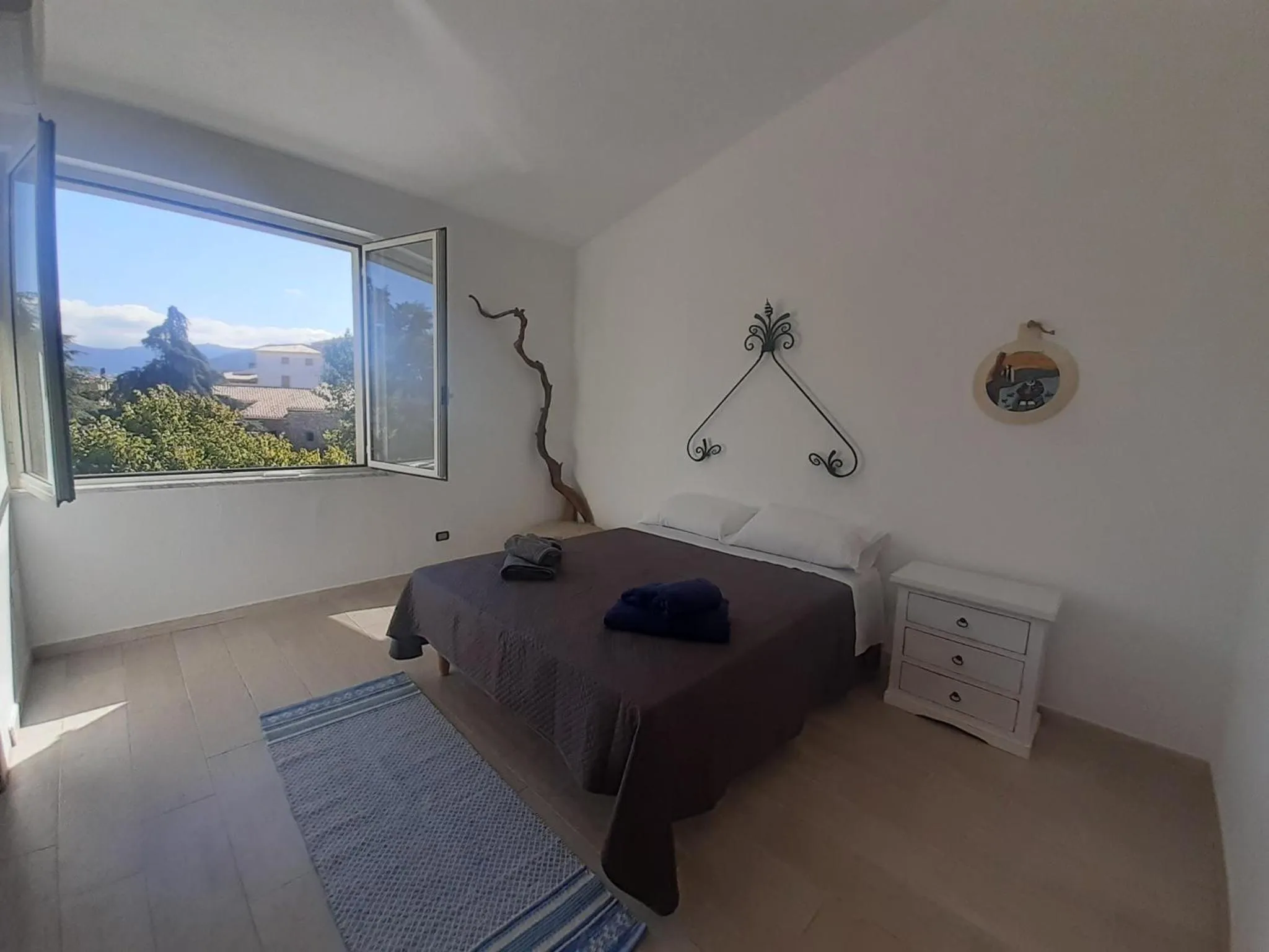 Bed in bed and breakfast Murales Orgosolo