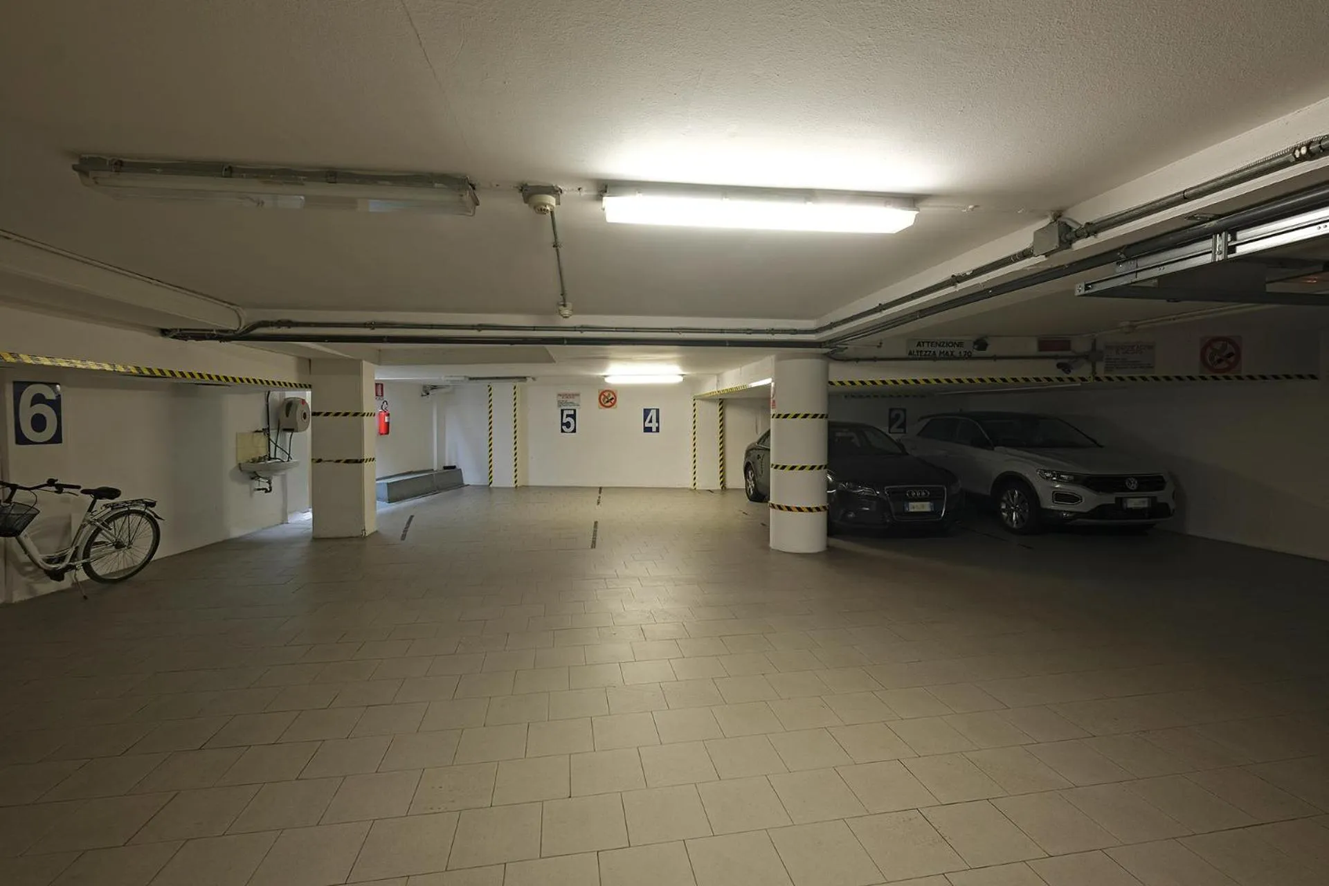 Parking in Hotel Touring