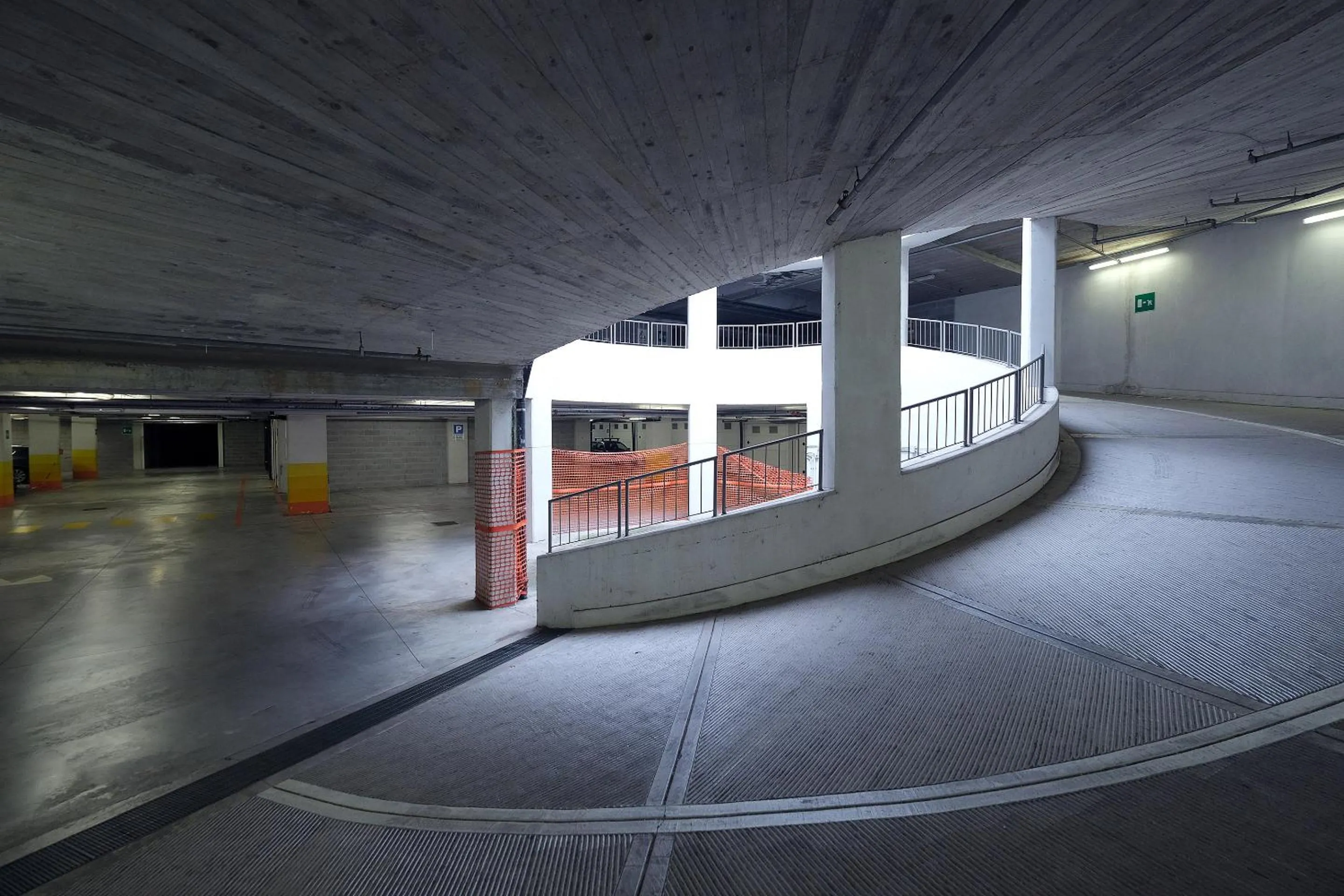 Parking in Hotel Touring