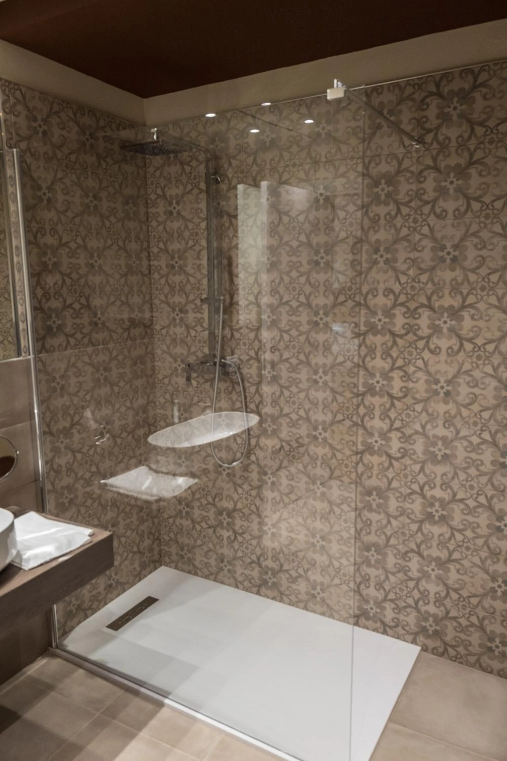 Shower in Hotel Touring