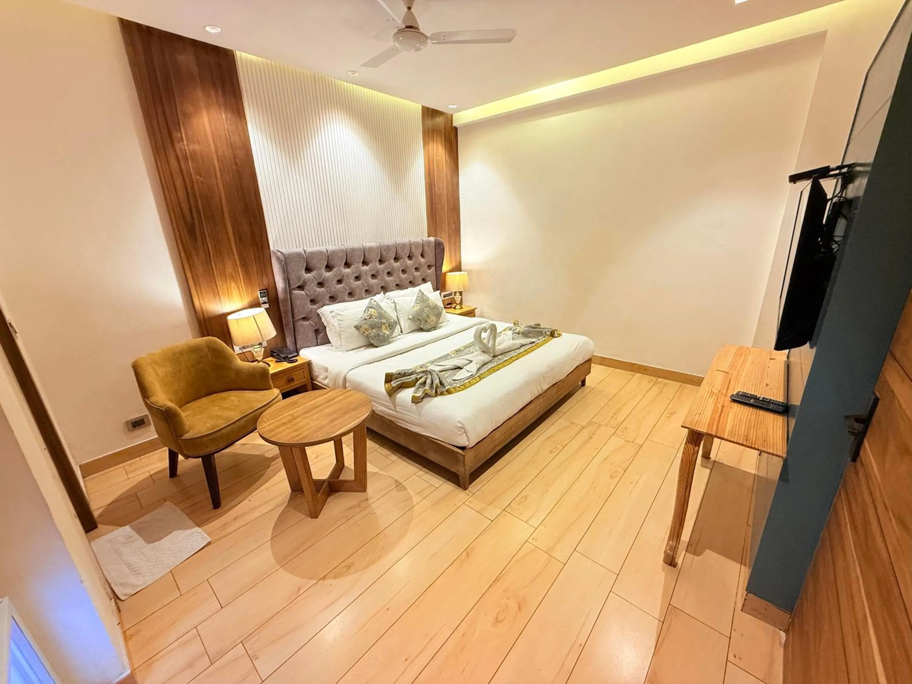 Bedroom, Bed in Xyst Notting hill the Mall, Mussoorie