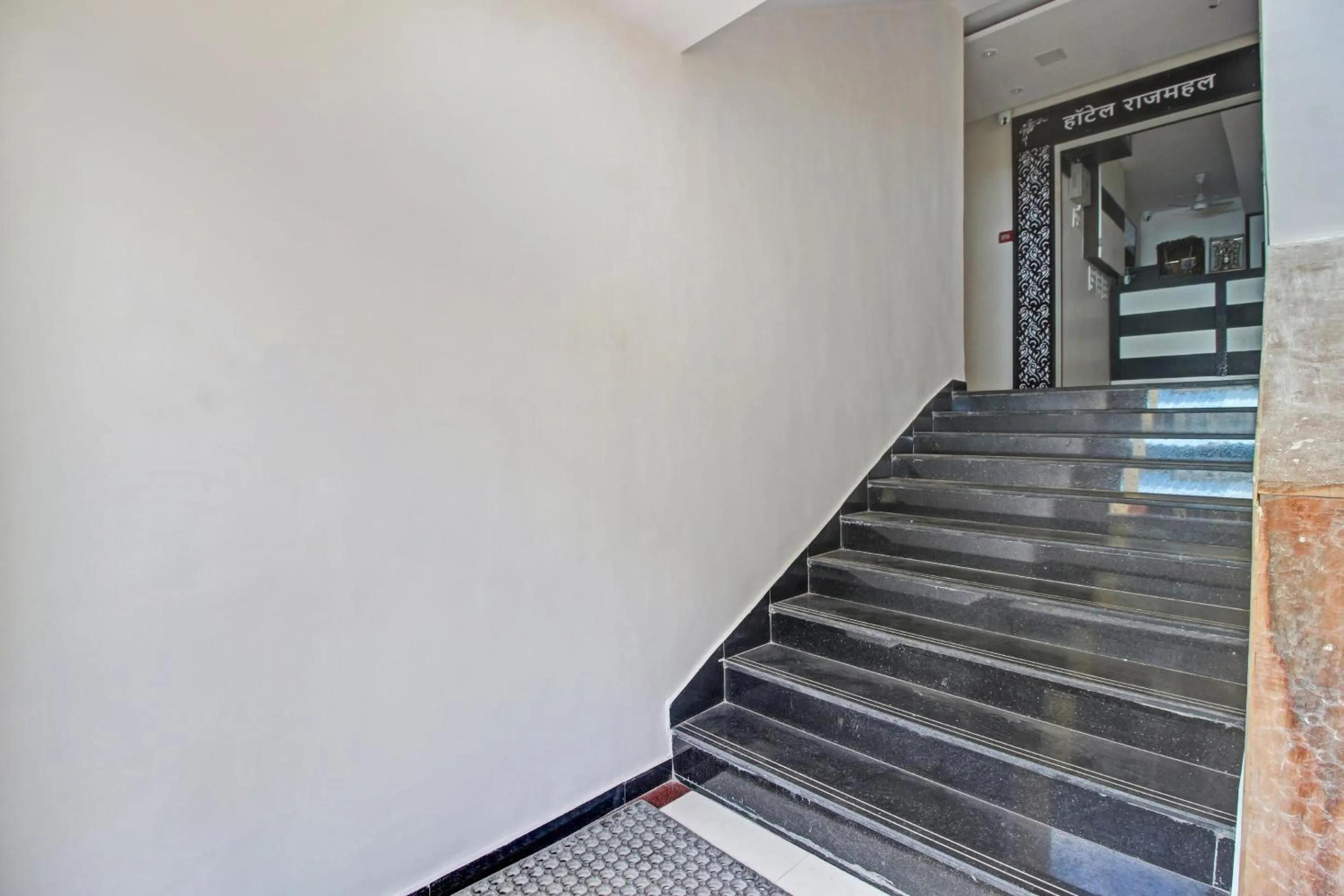 Lobby or reception in Hotel O Raj Mahal