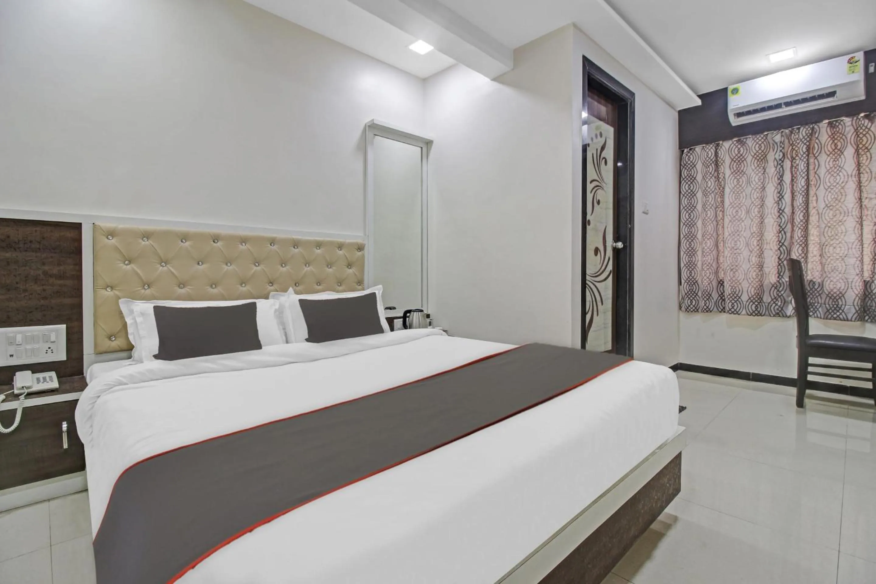 Bedroom, Bed in Hotel O Raj Mahal