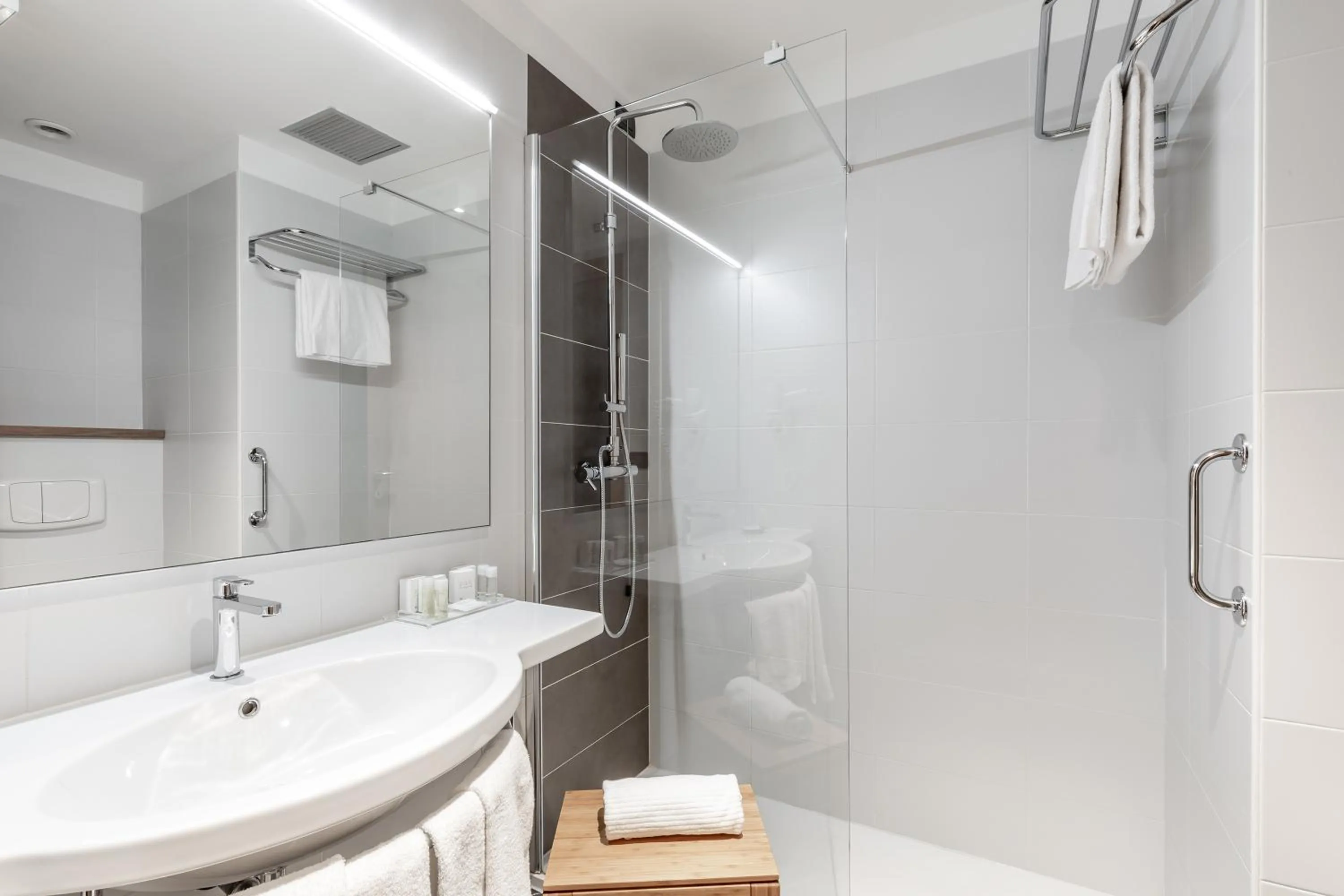 Bathroom in Anusca Palace Hotel