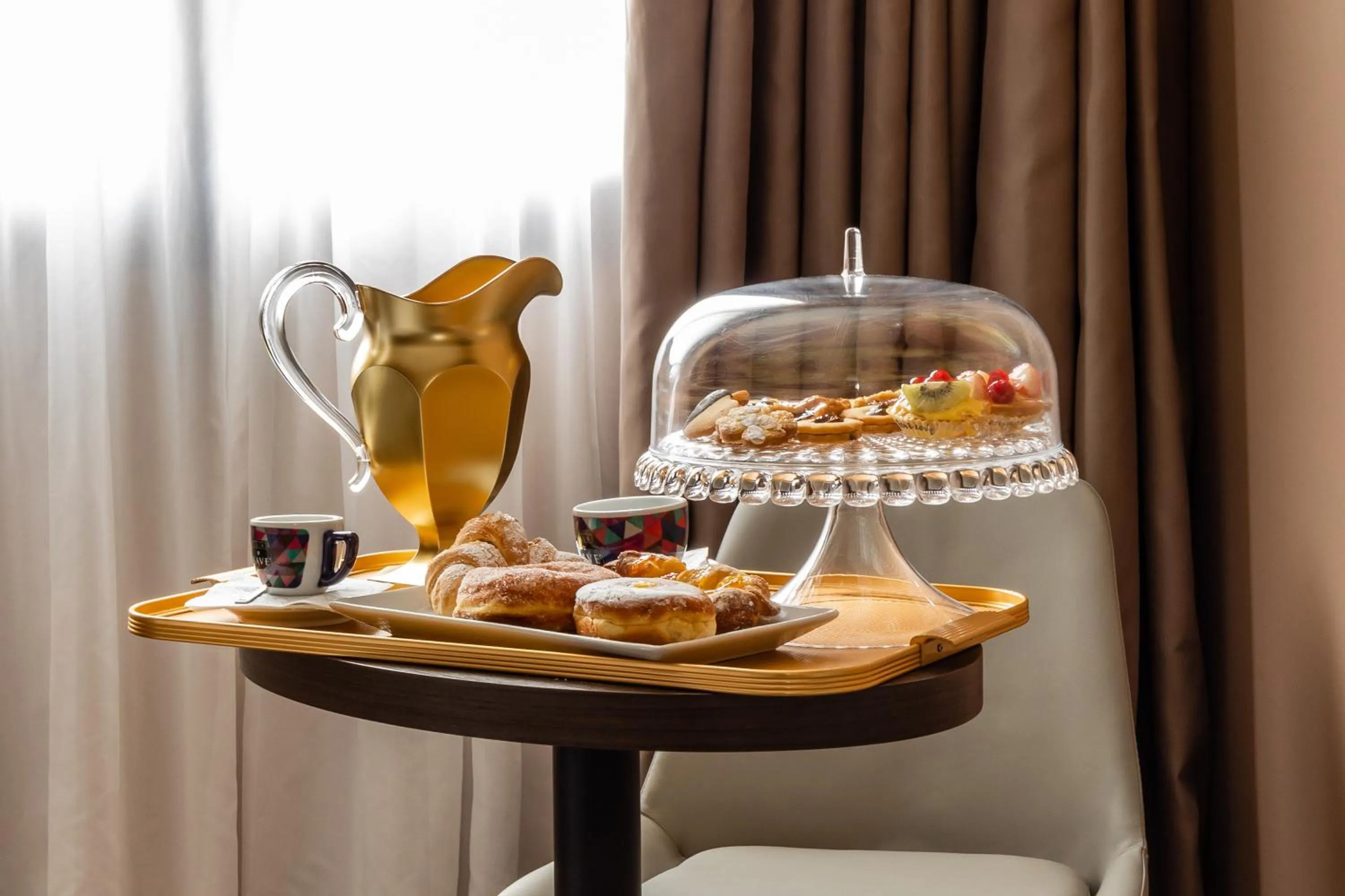 Food and drinks in Anusca Palace Hotel