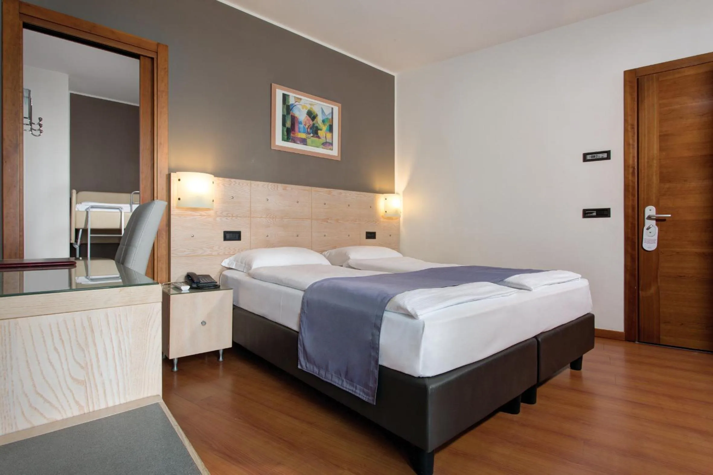 Photo of the whole room, Bed in Victoria Frontemare Beach & Spa Hotel Jesolo