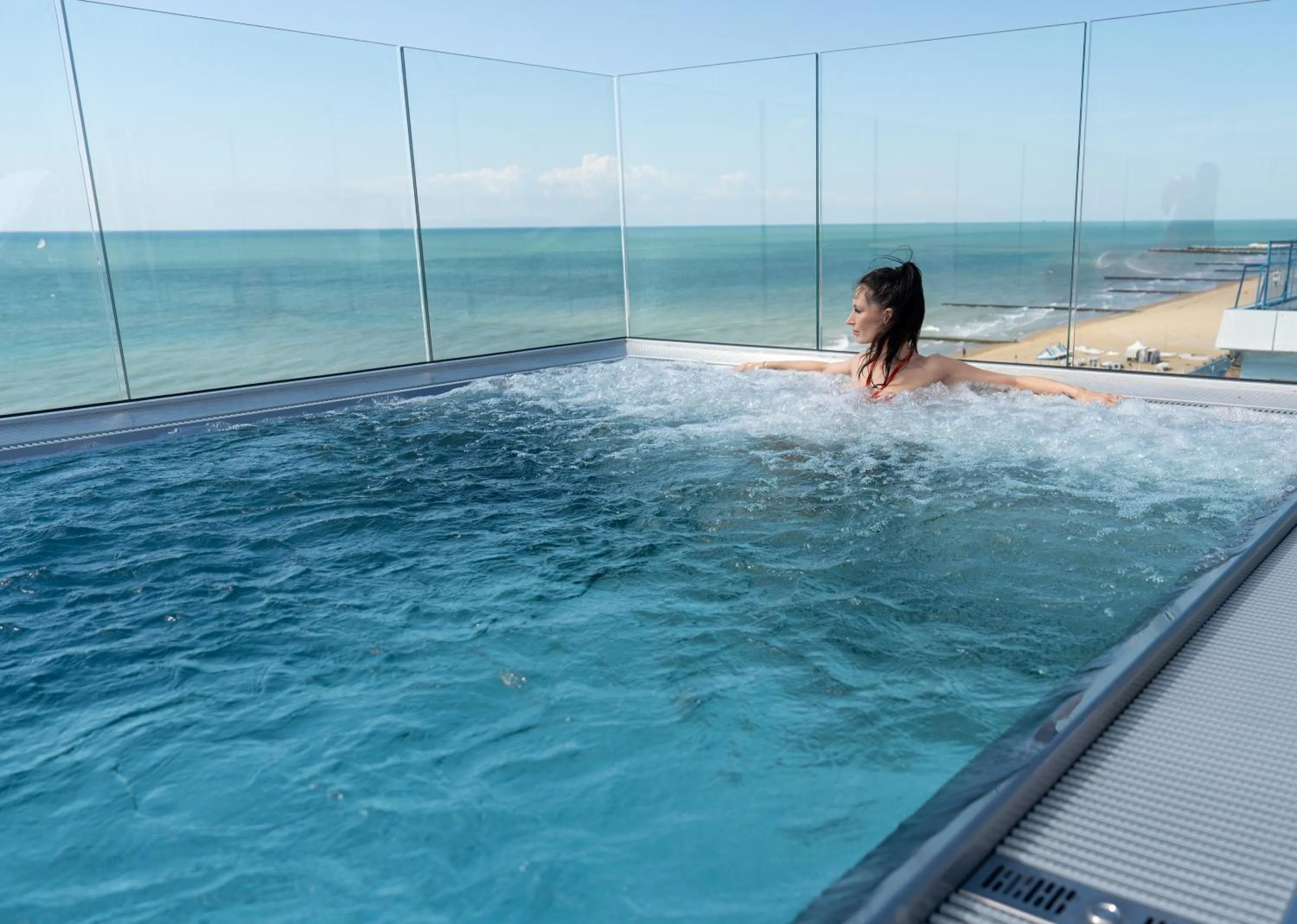 Pool view in Victoria Frontemare Beach & Spa Hotel Jesolo