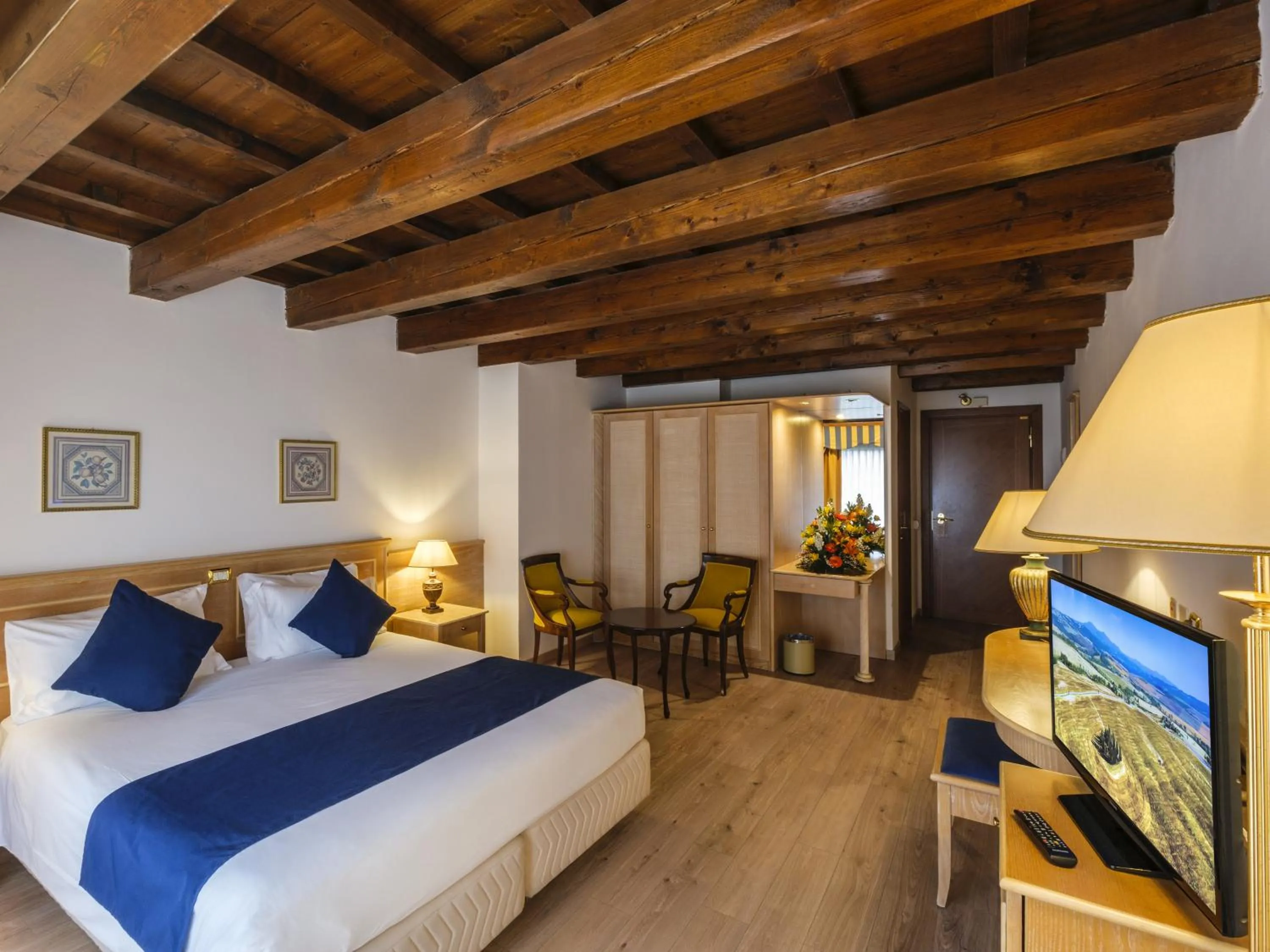 Bedroom, Bed in Hotel Orologio