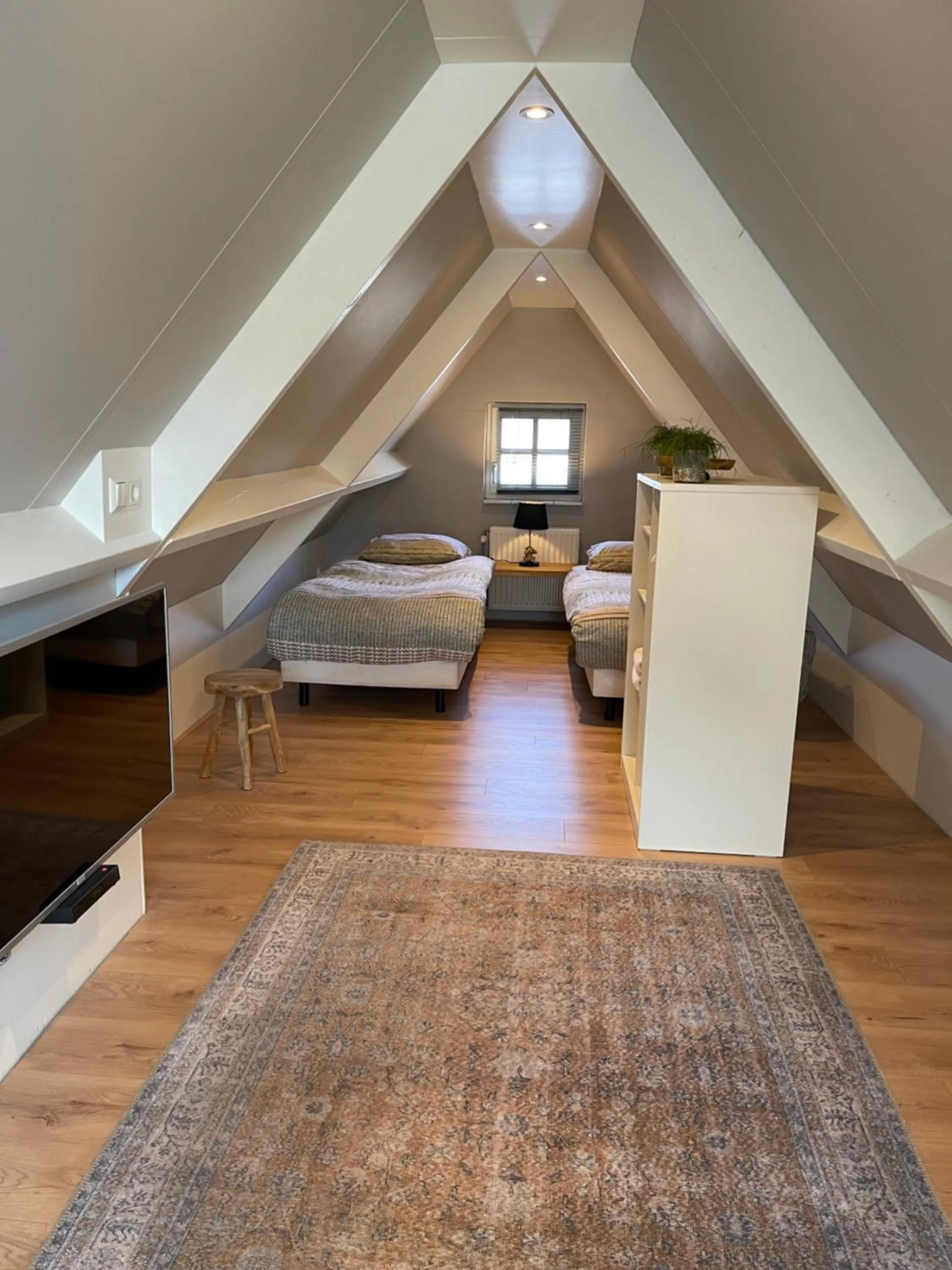 Photo of the whole room, Bed in ‘t Bakhuis