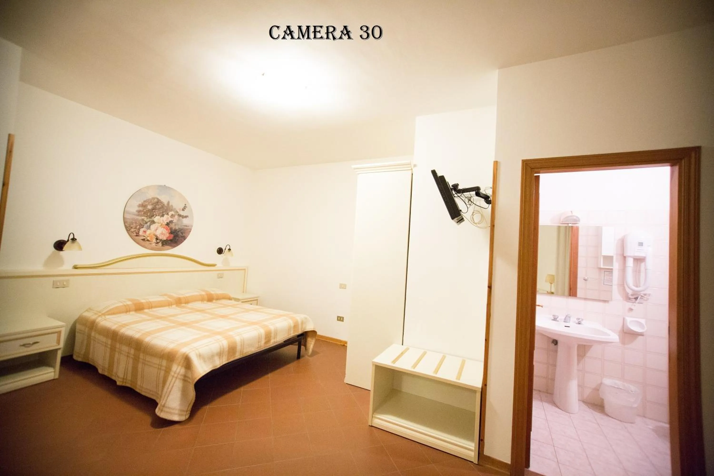 Photo of the whole room, Bed in Hotel I Tigli albergo diffuso