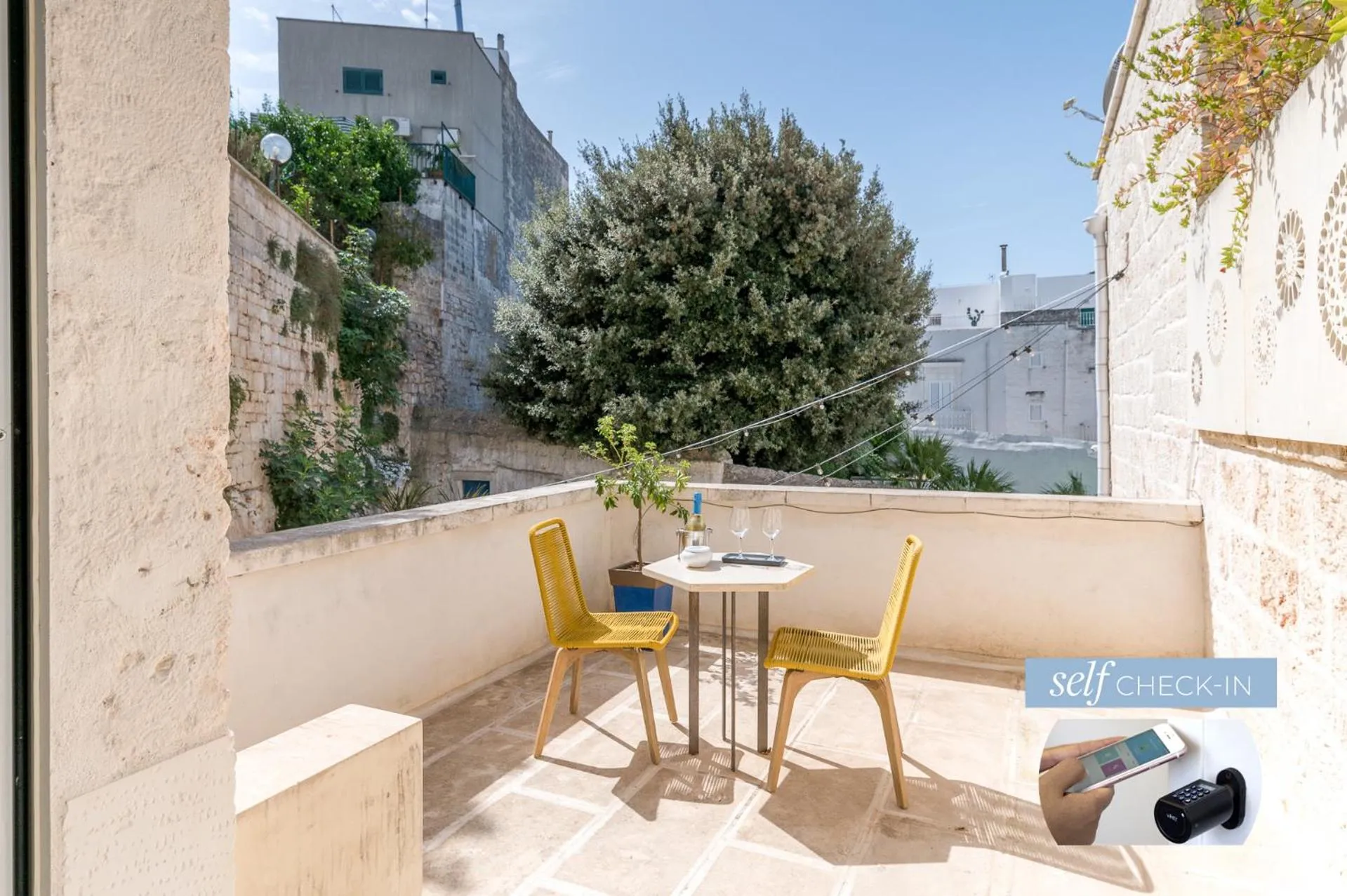 Balcony/Terrace in Vico Bianco Raro Smart Rooms Collection