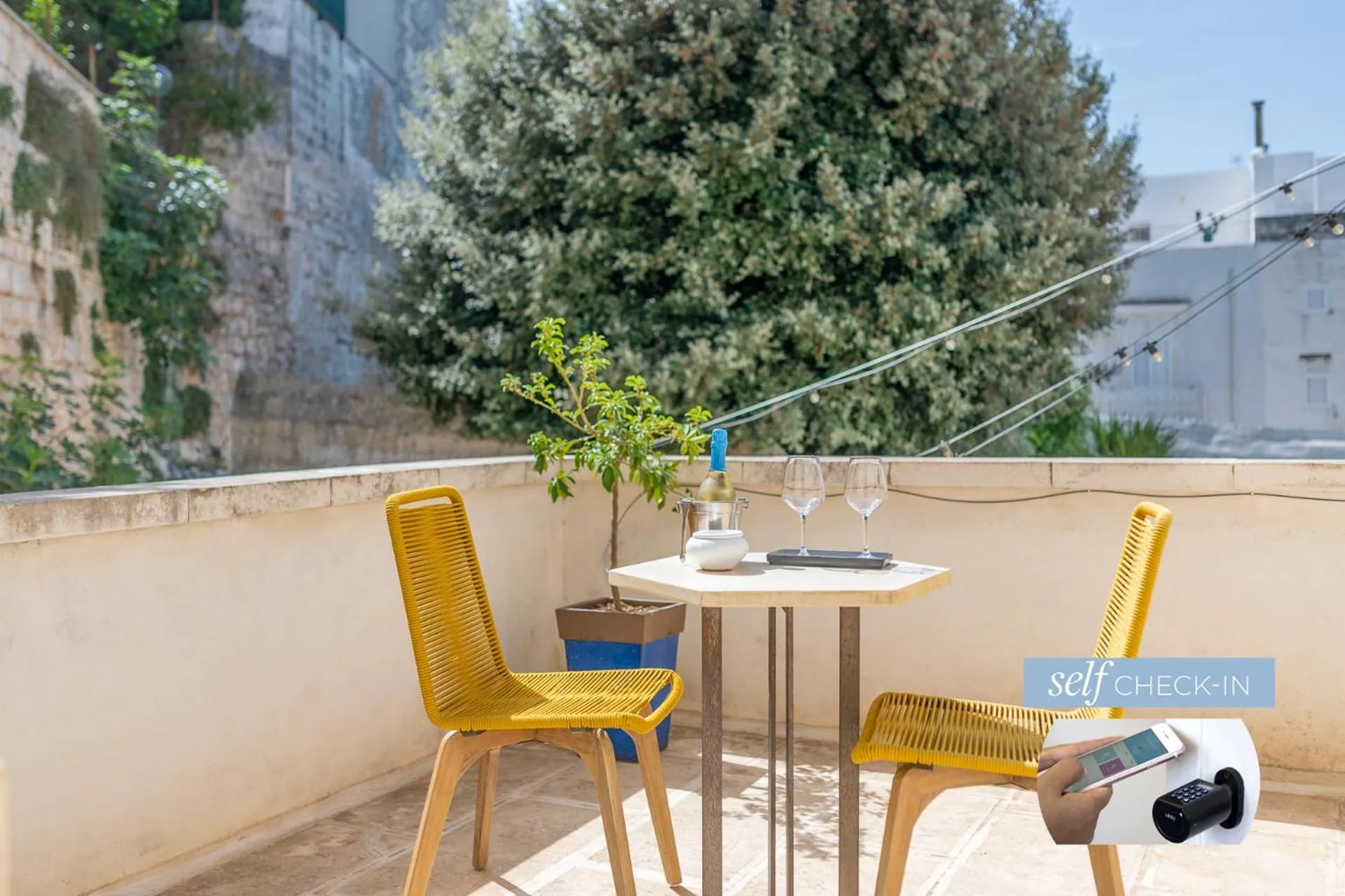 Balcony/Terrace in Vico Bianco Raro Smart Rooms Collection