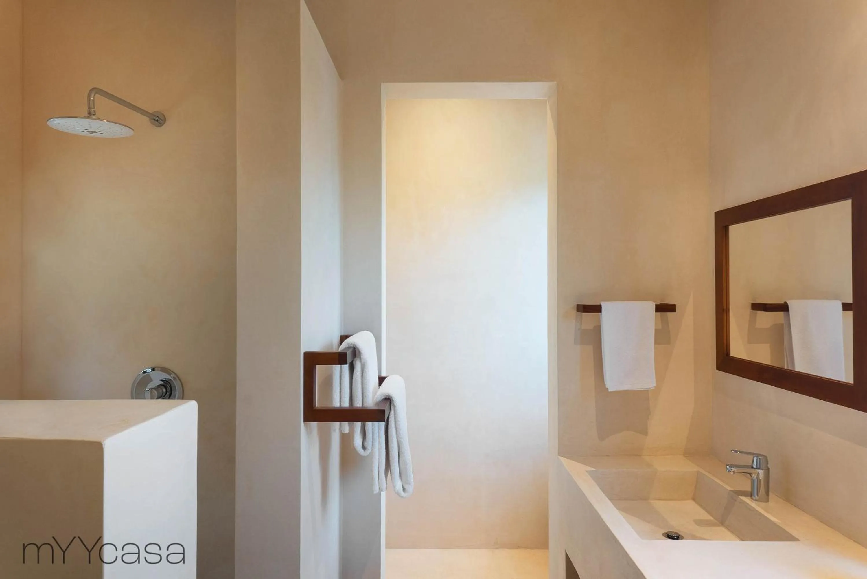 Shower in Casa Yaakun