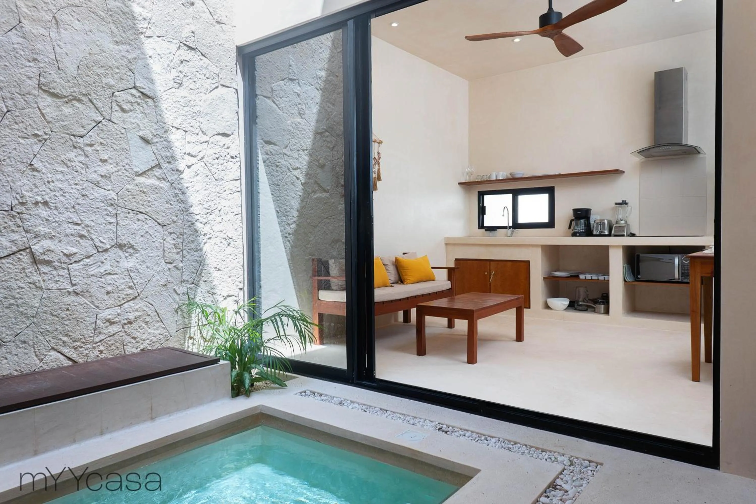 Coffee/tea facilities in Casa Yaakun