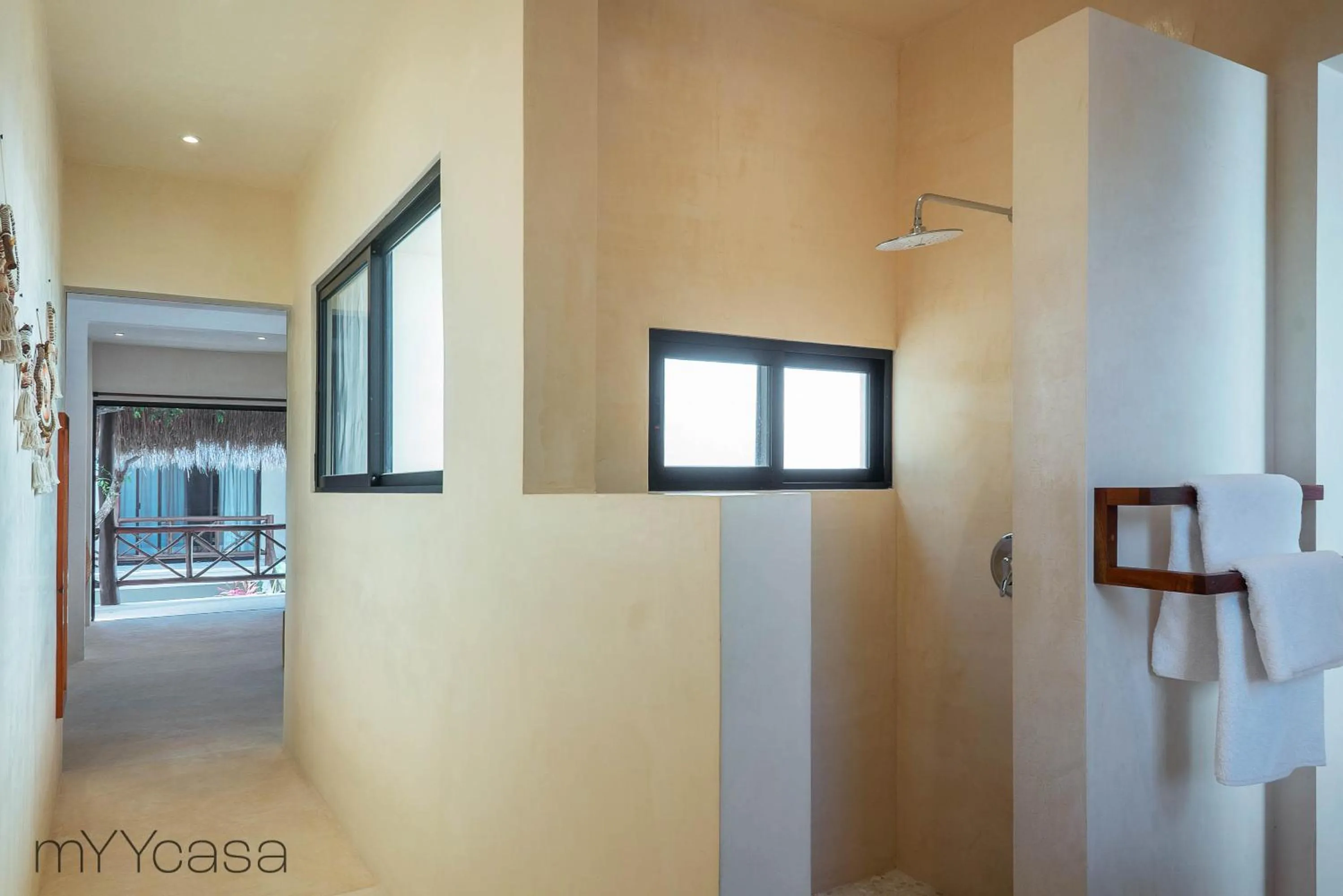 Shower in Casa Yaakun