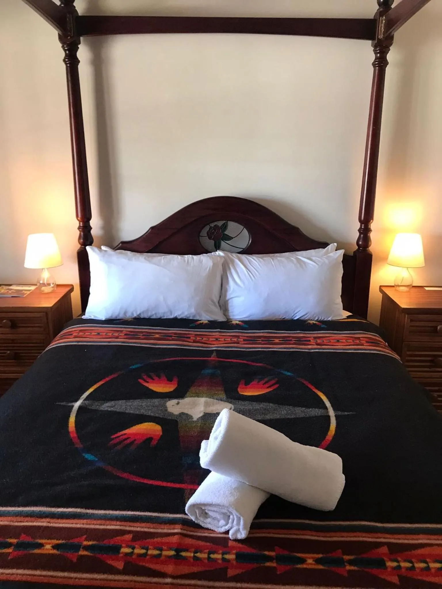 Bed in Royal Hotel Mandurama