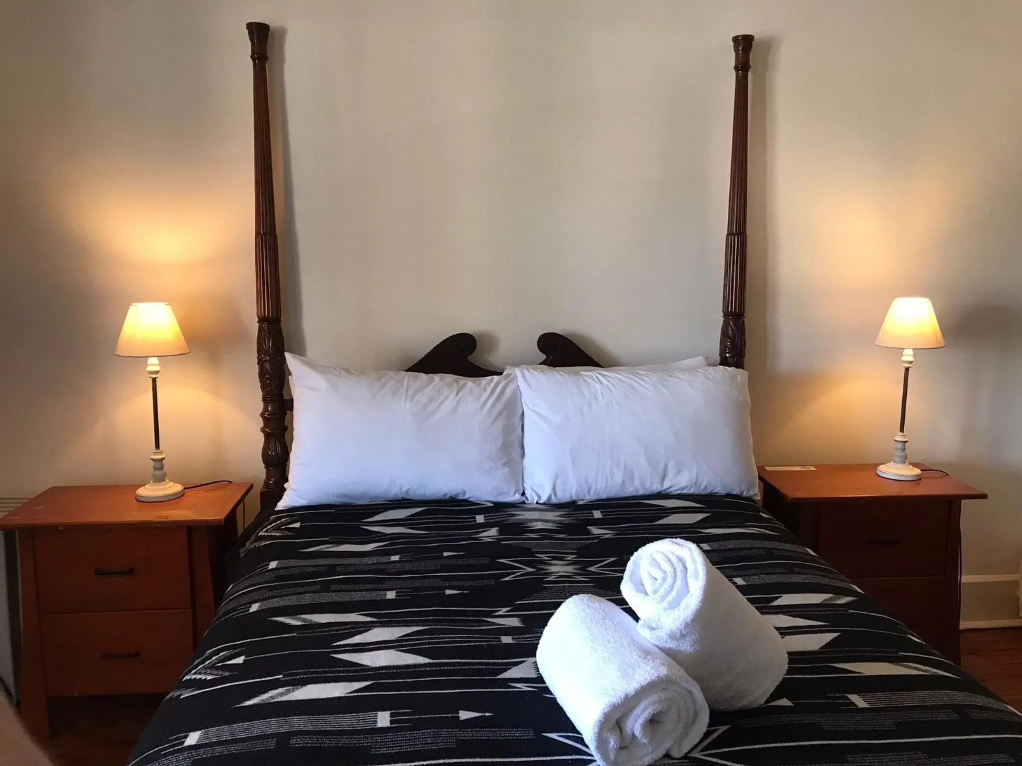 Bed in Royal Hotel Mandurama