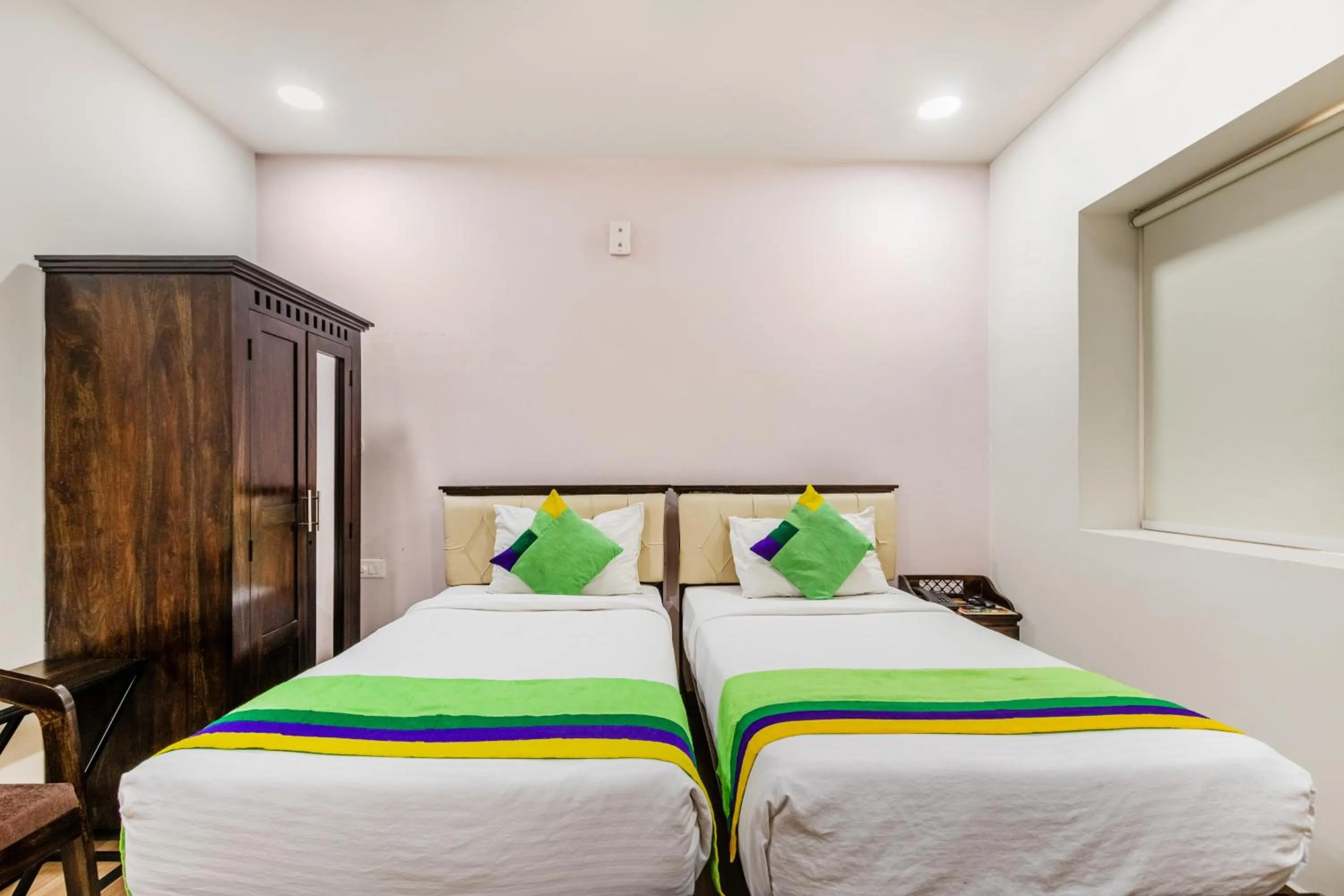 Bed in Treebo Purple Square