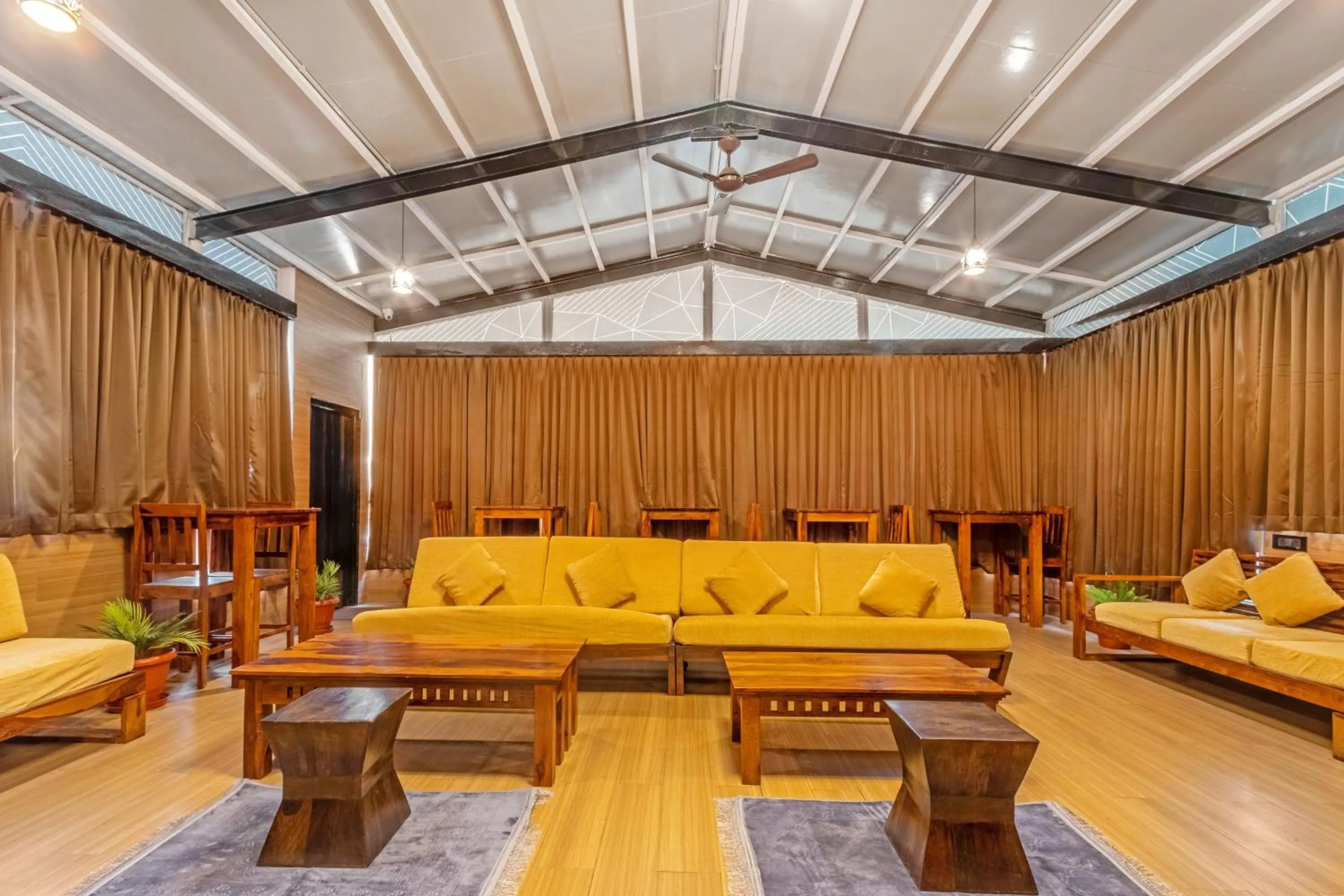 Seating area in Treebo Purple Square