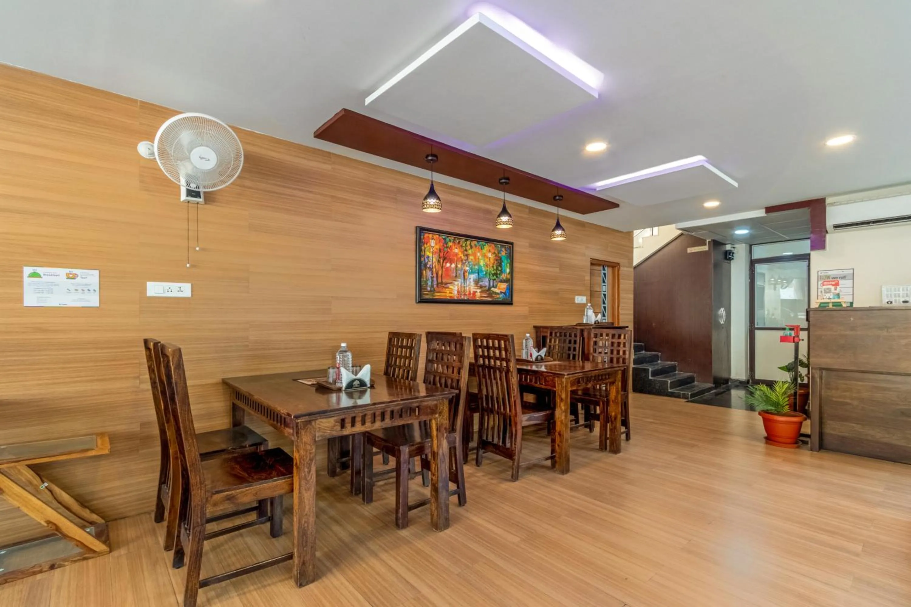 Dining area in Treebo Purple Square