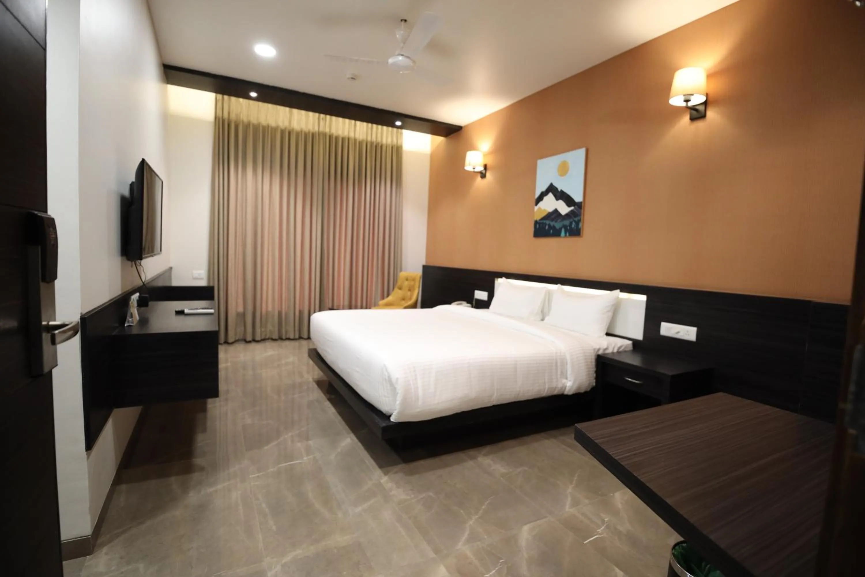 Bedroom, Bed in Enrise by Sayaji Aurangabad