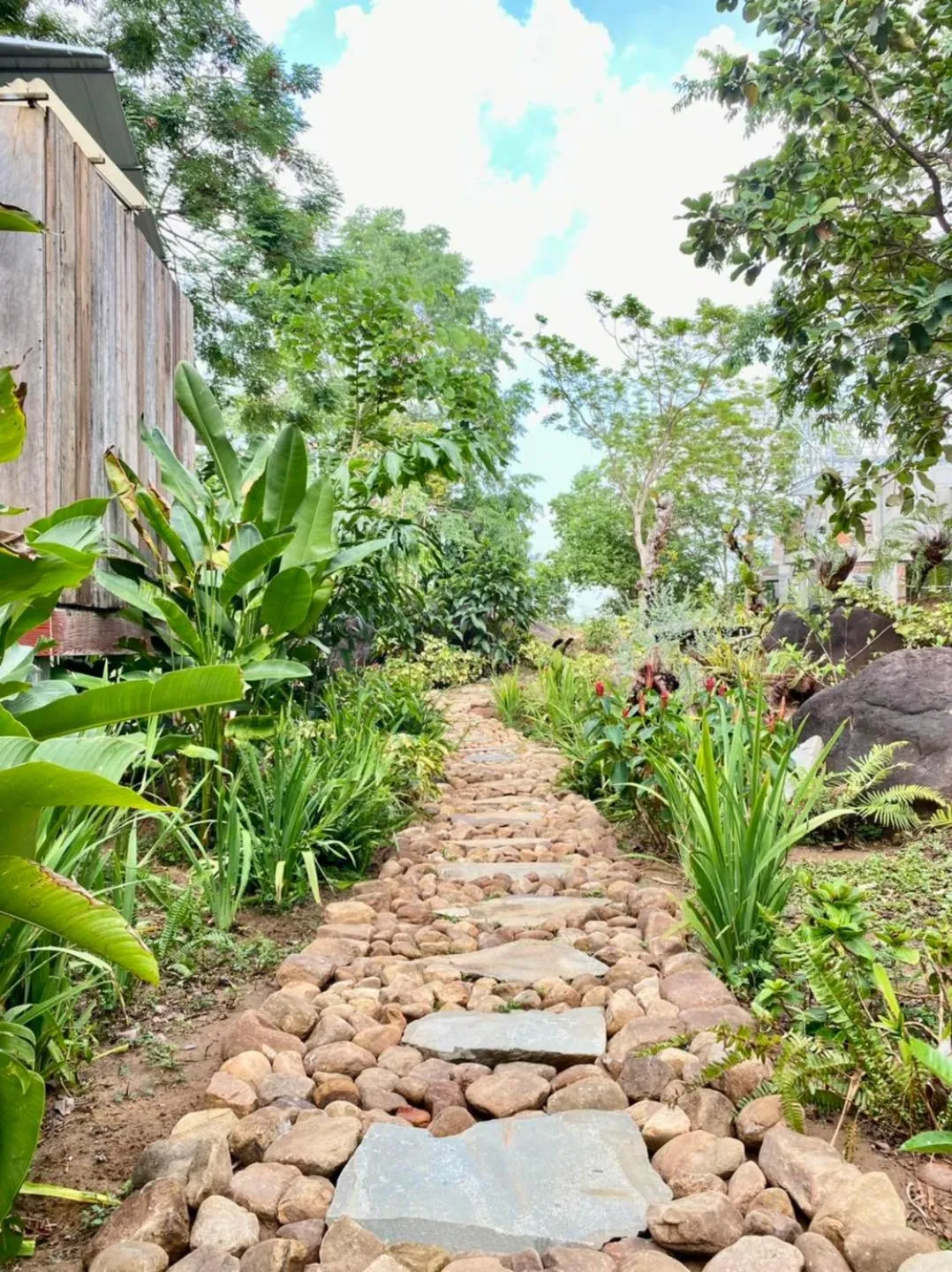 Spring in Green Valley Veal Pouch