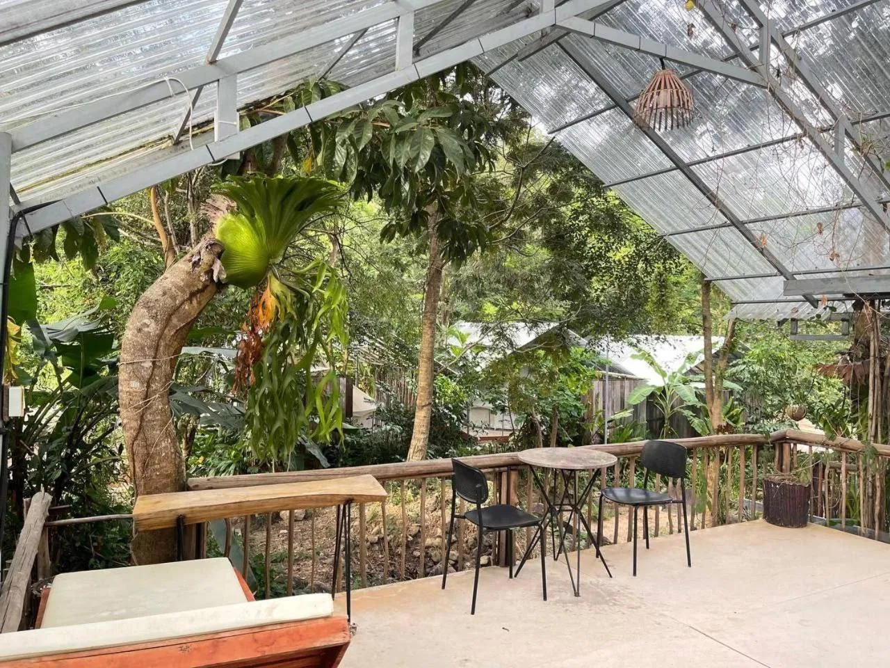 Patio in Green Valley Veal Pouch