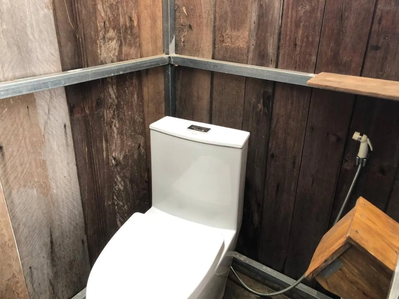 Toilet in Green Valley Veal Pouch