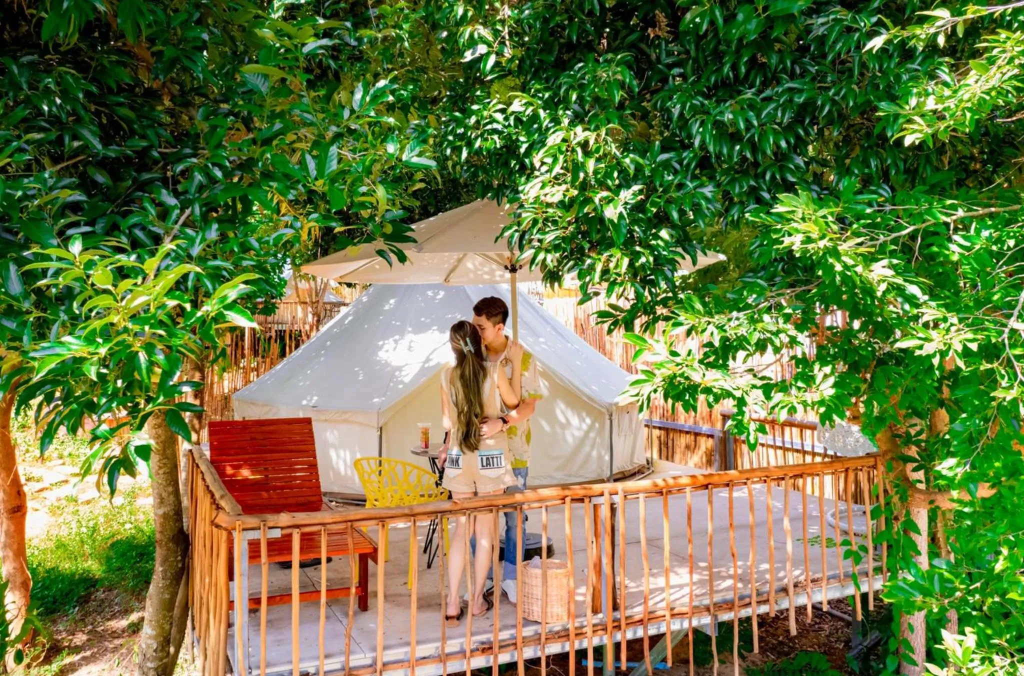 Spring in Green Valley Veal Pouch