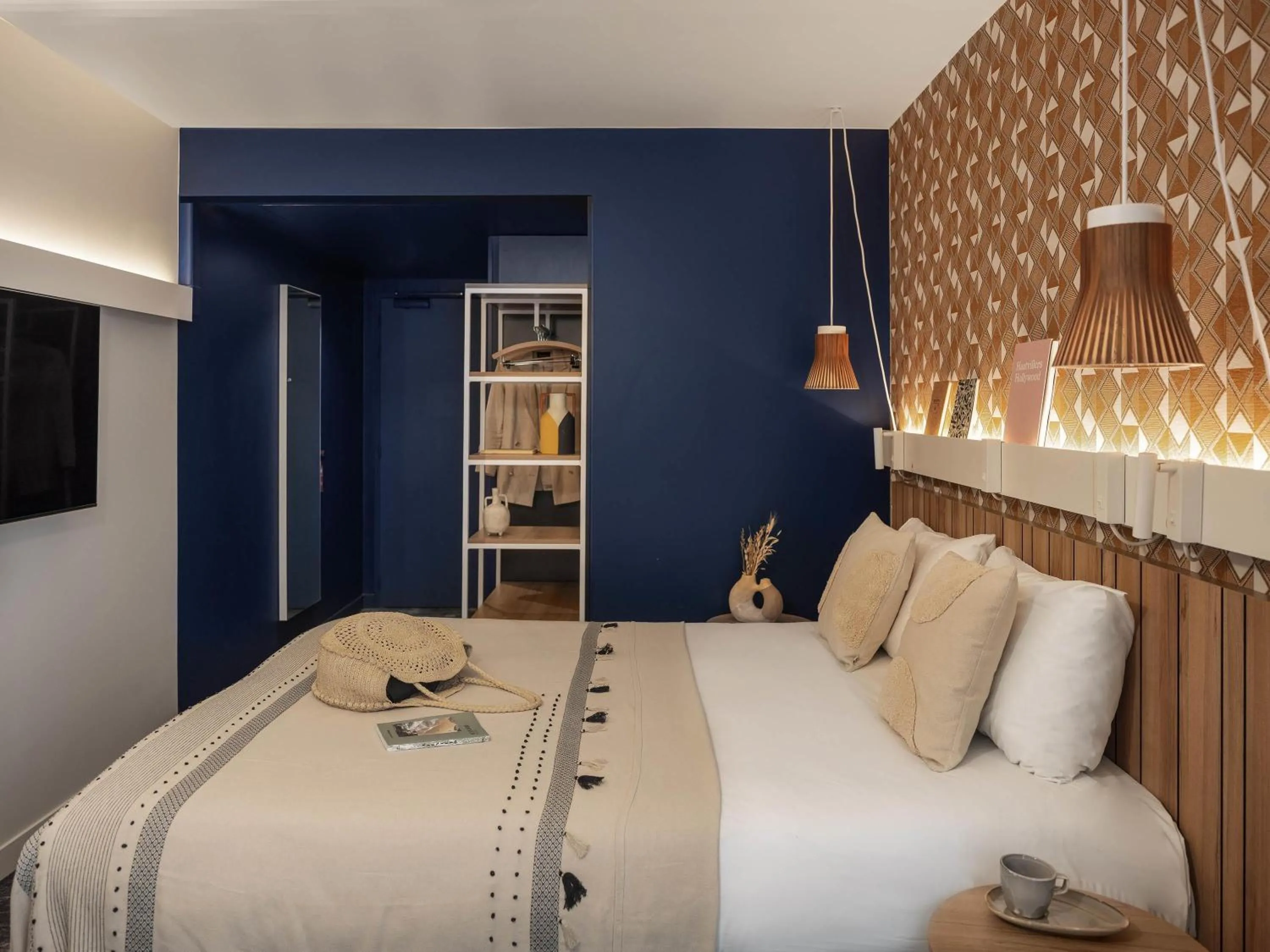 Bedroom, Bed in Ibis Paris Gare Montparnasse Catalogne