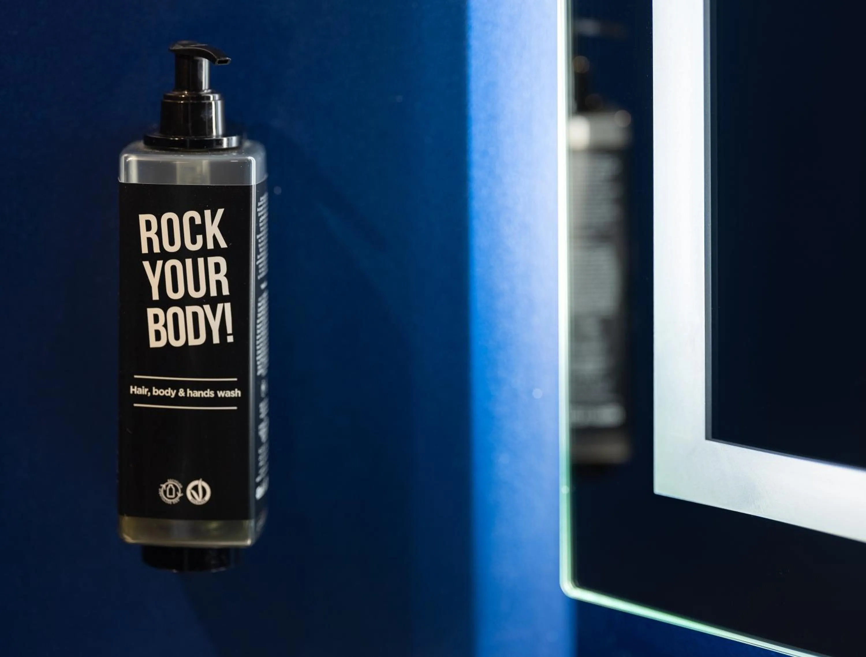 Bathroom in Ibis Paris Gare Montparnasse Catalogne