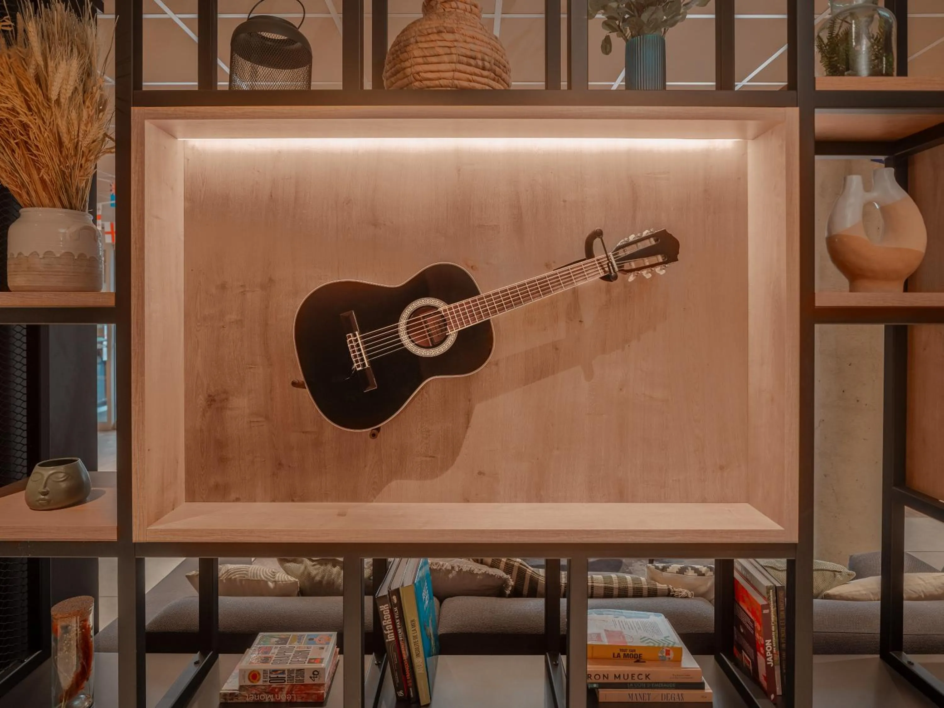 Lobby or reception in Ibis Paris Gare Montparnasse Catalogne