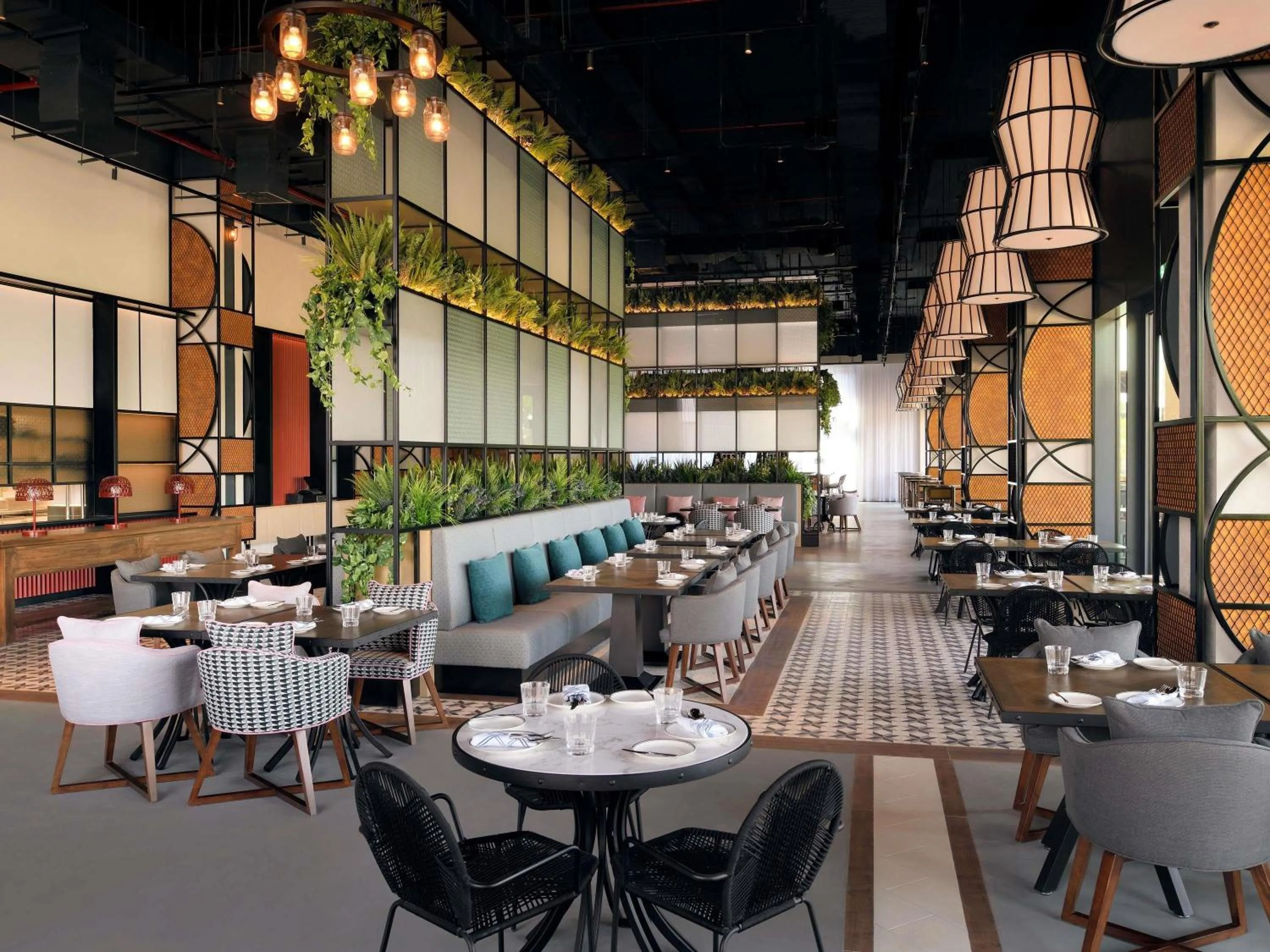 Restaurant/places to eat in Mövenpick Resort Al Marjan Island