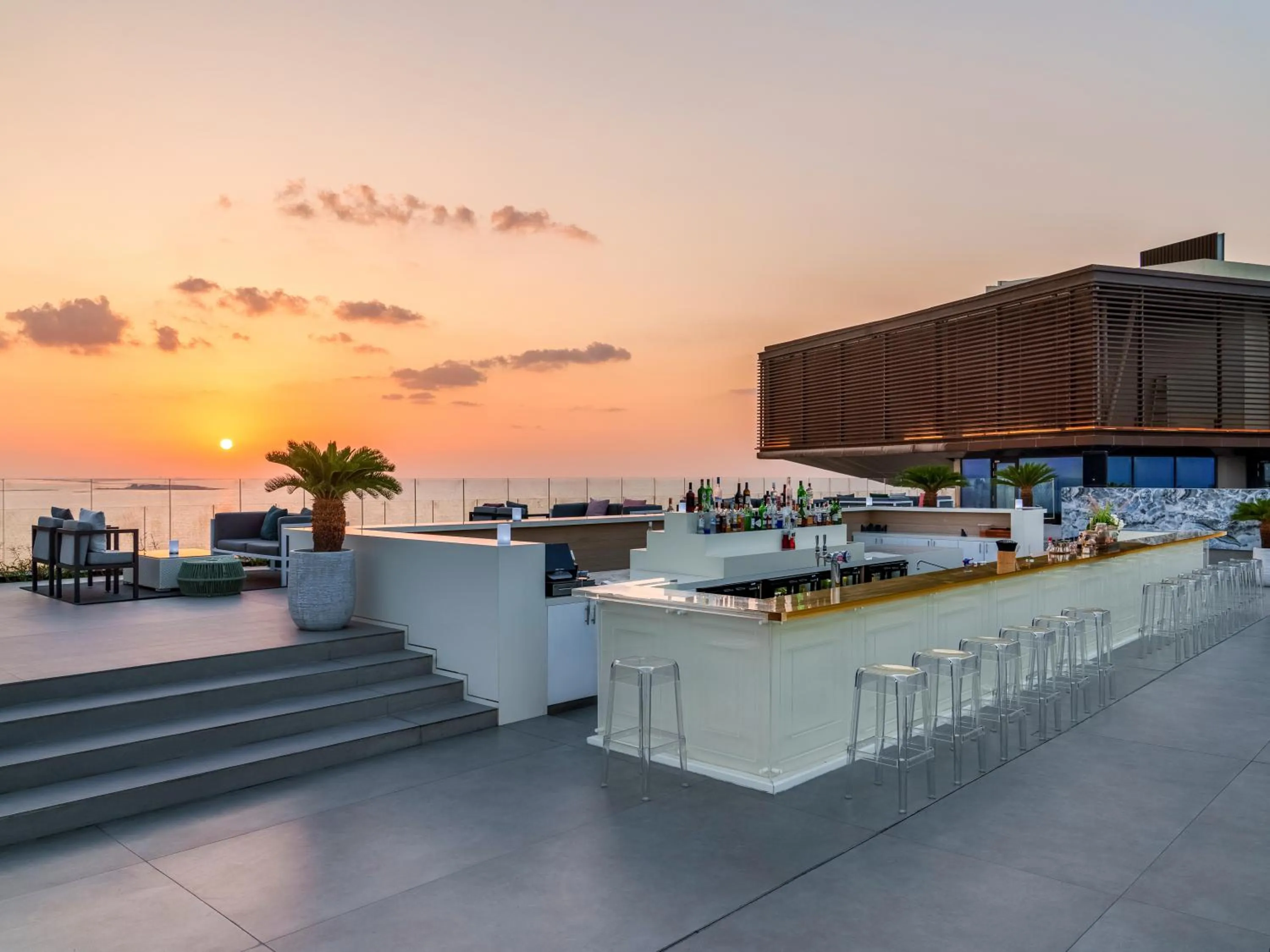 Restaurant/places to eat in Mövenpick Resort Al Marjan Island